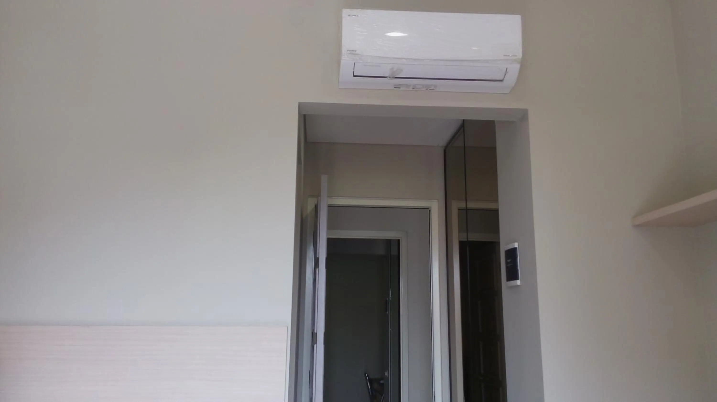 Photo of the whole room in Home 899 Patal Senayan