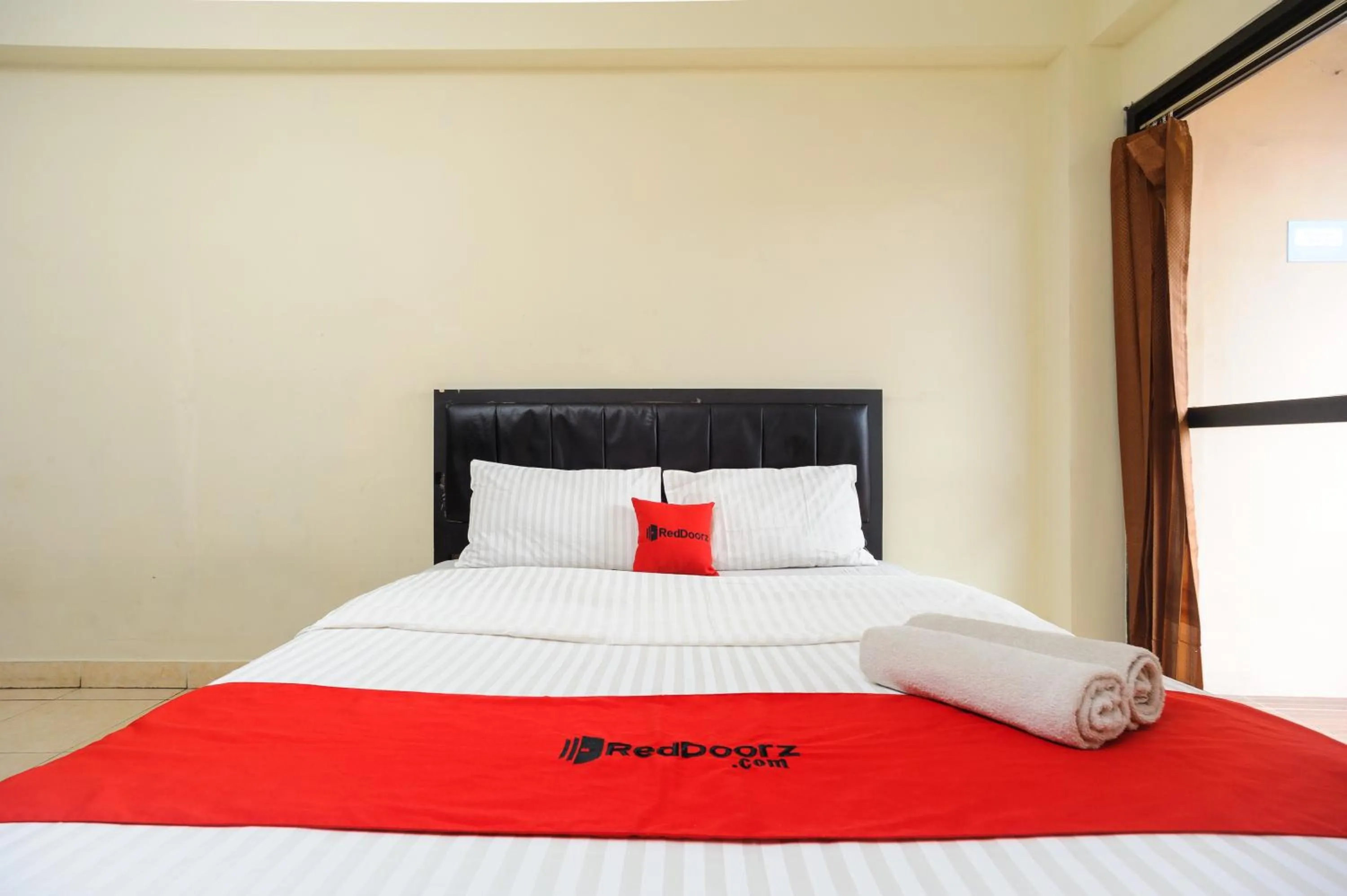 Bedroom, Bed in Super OYO 3747 Comfort Residence