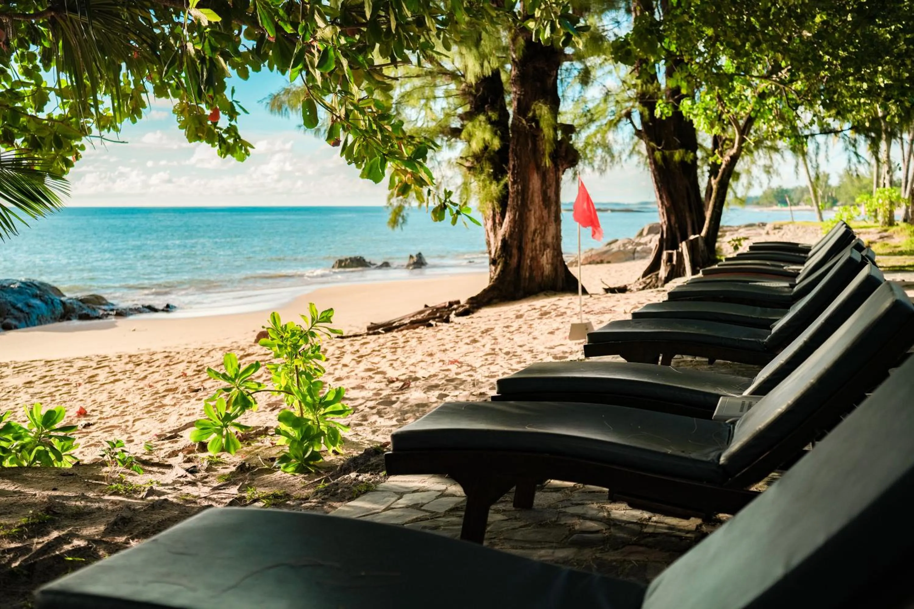Beach in SENTIDO Khao Lak