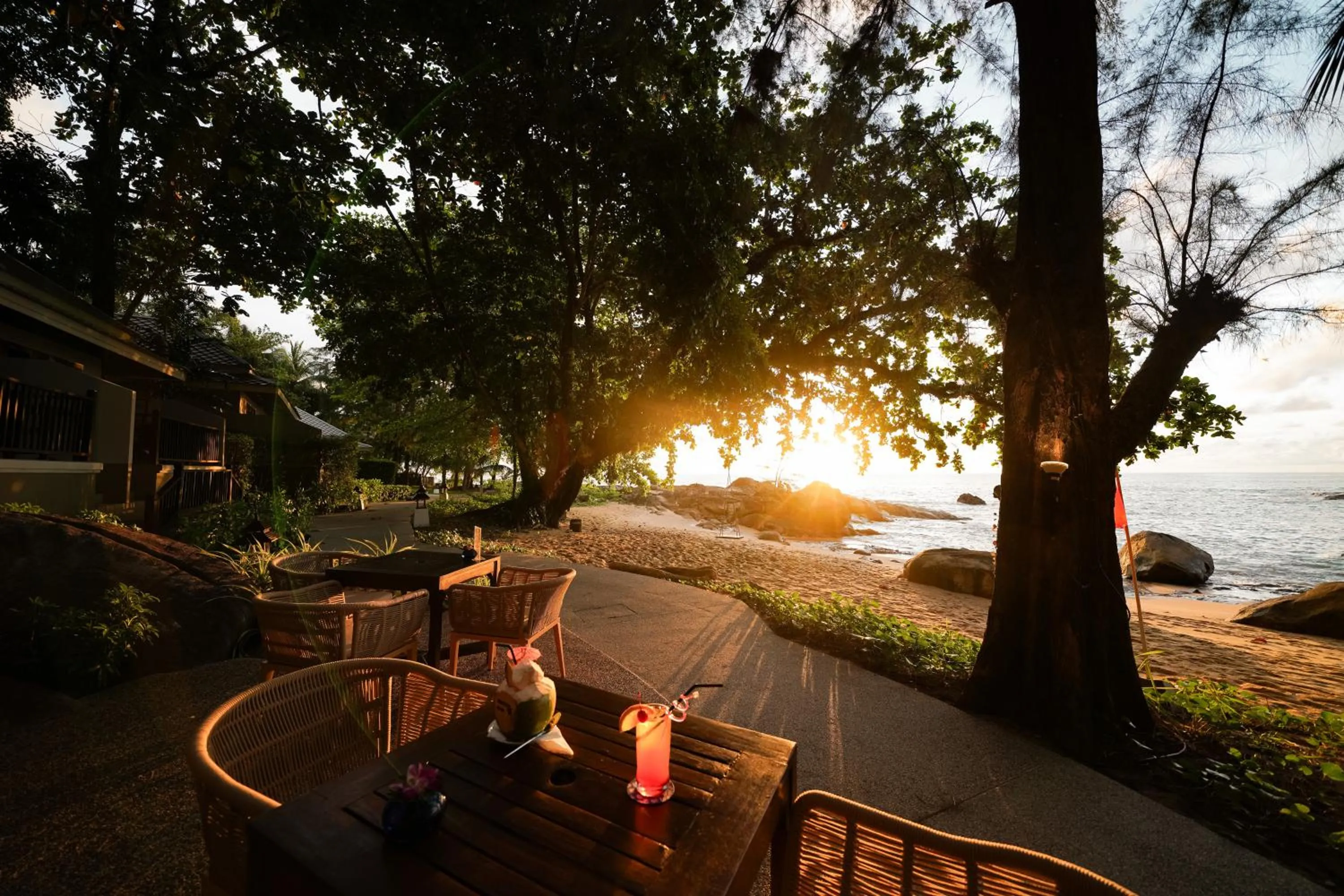 Lounge or bar in SENTIDO Khao Lak