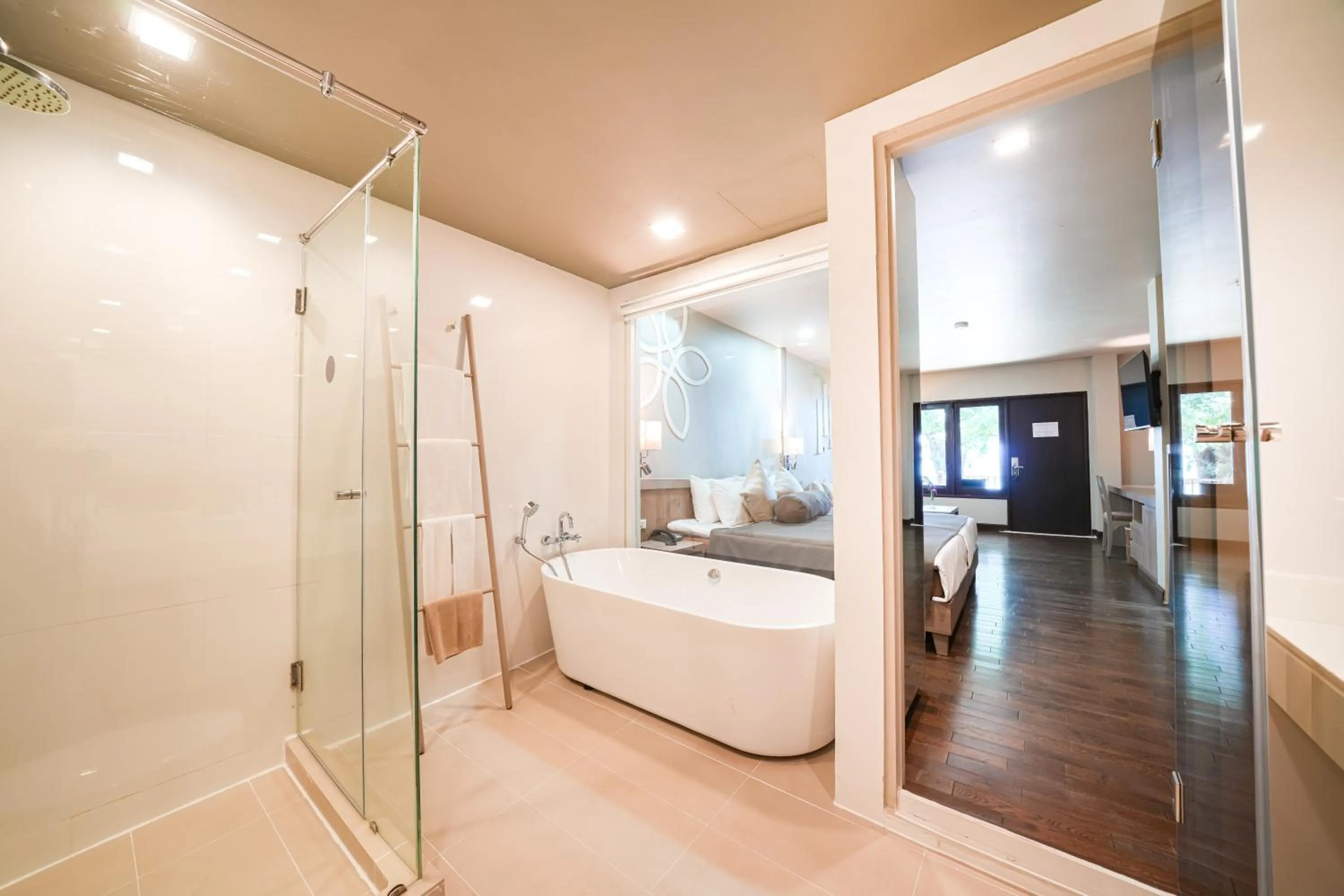 Bathroom, Bed in SENTIDO Khao Lak