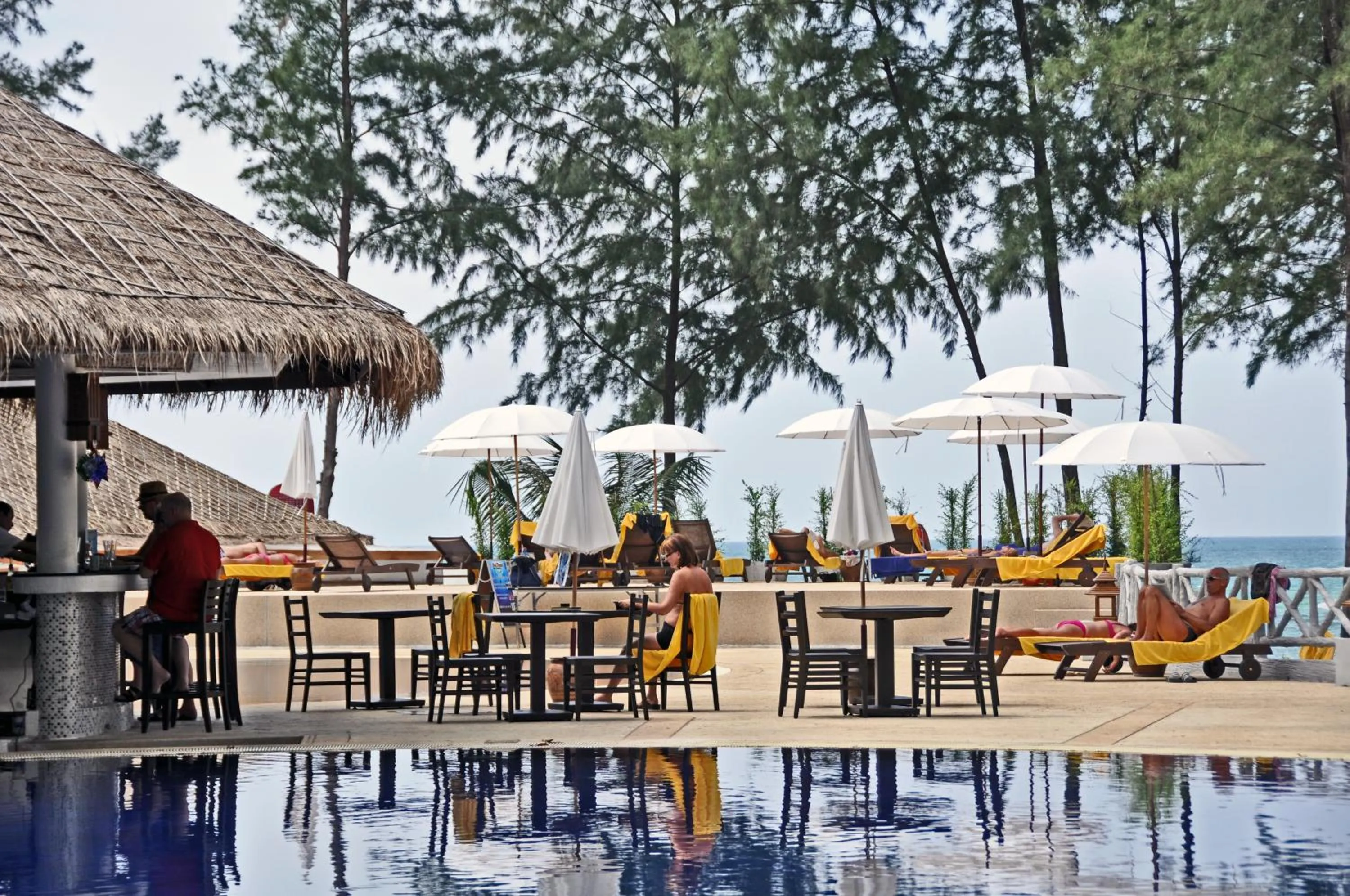 Lounge or bar in SENTIDO Khao Lak