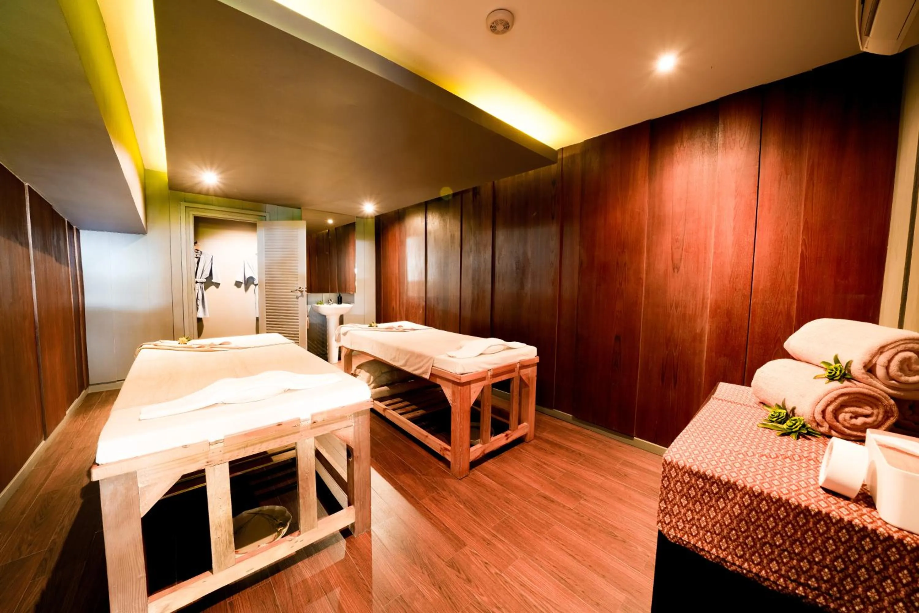 Massage, Bed in SENTIDO Khao Lak