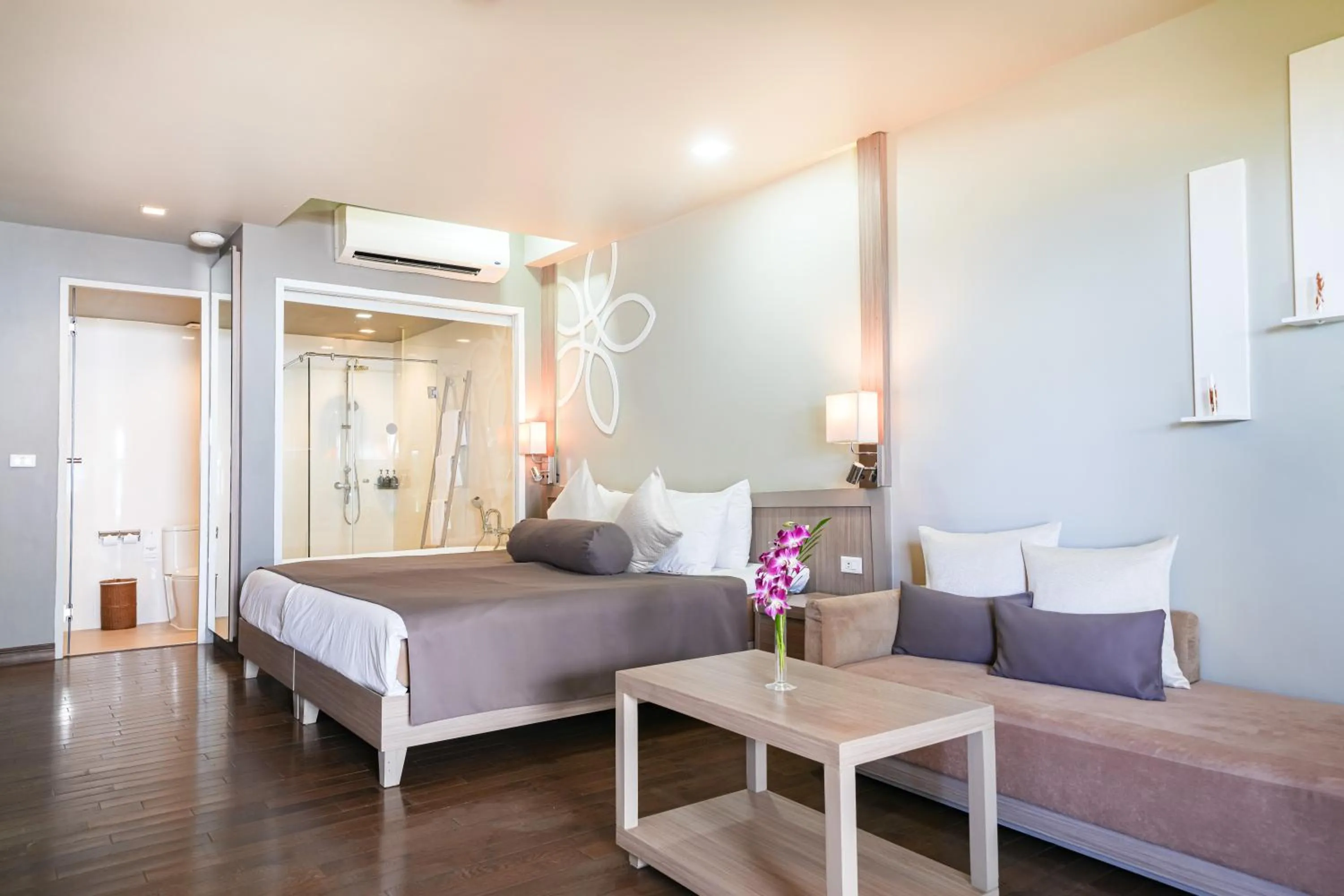 Bedroom, Bed in SENTIDO Khao Lak