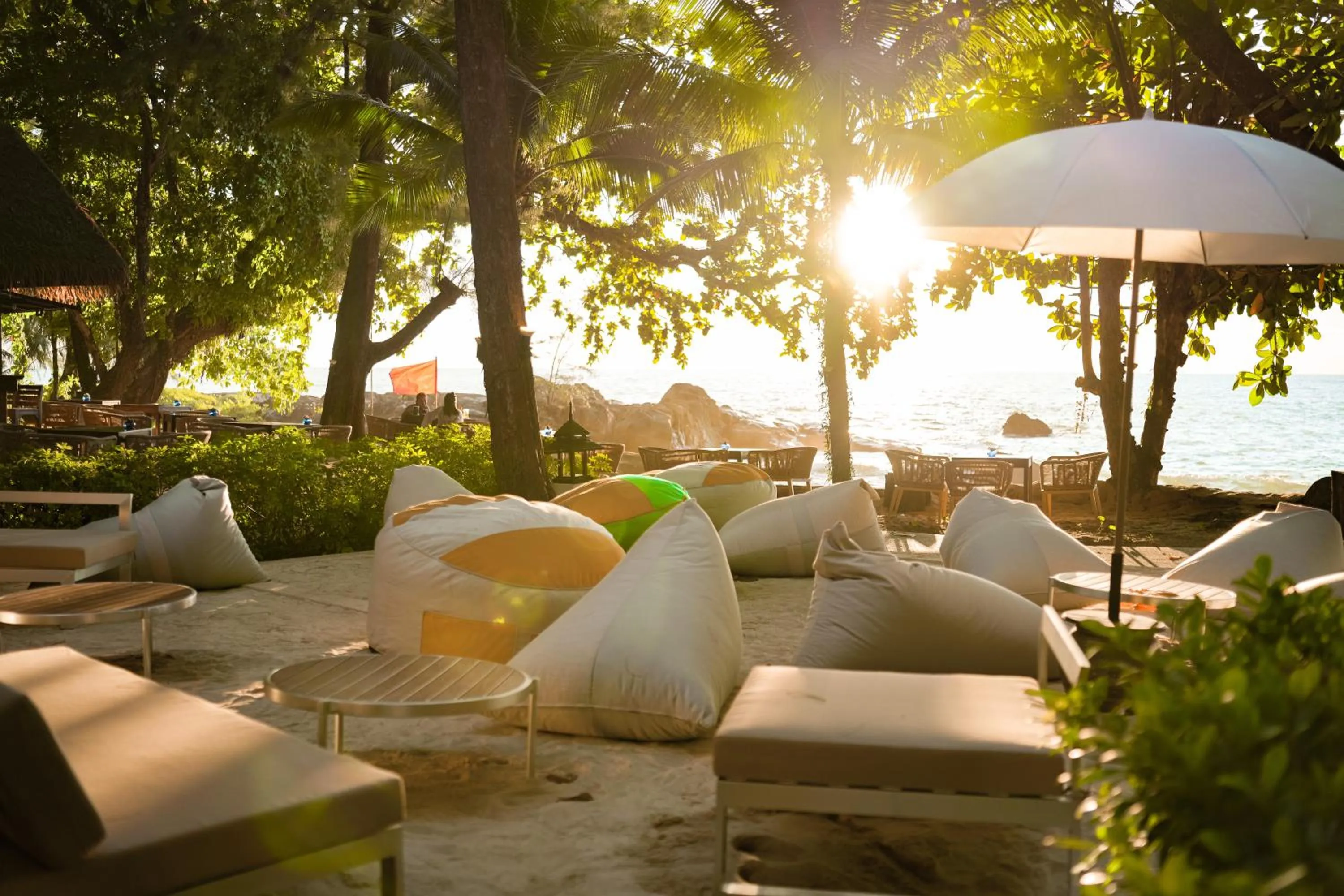 Lounge or bar in SENTIDO Khao Lak