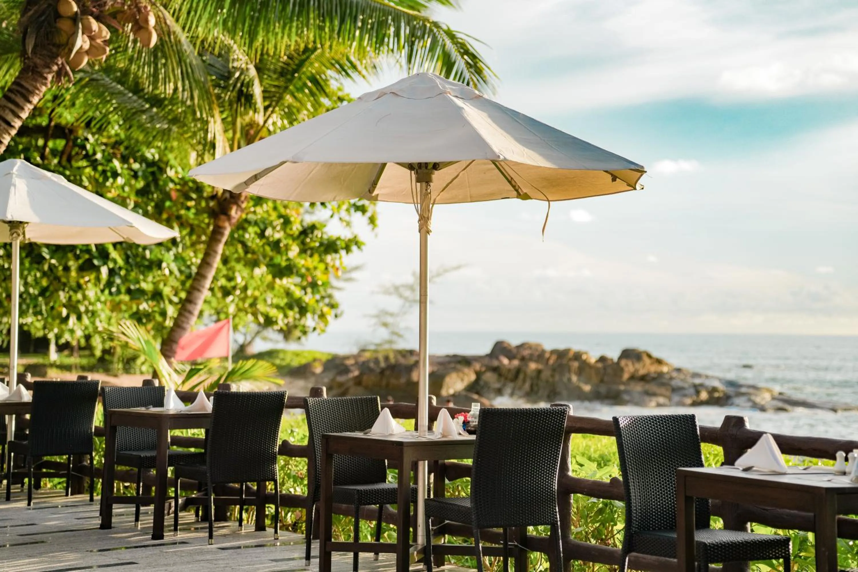 Restaurant/places to eat in SENTIDO Khao Lak