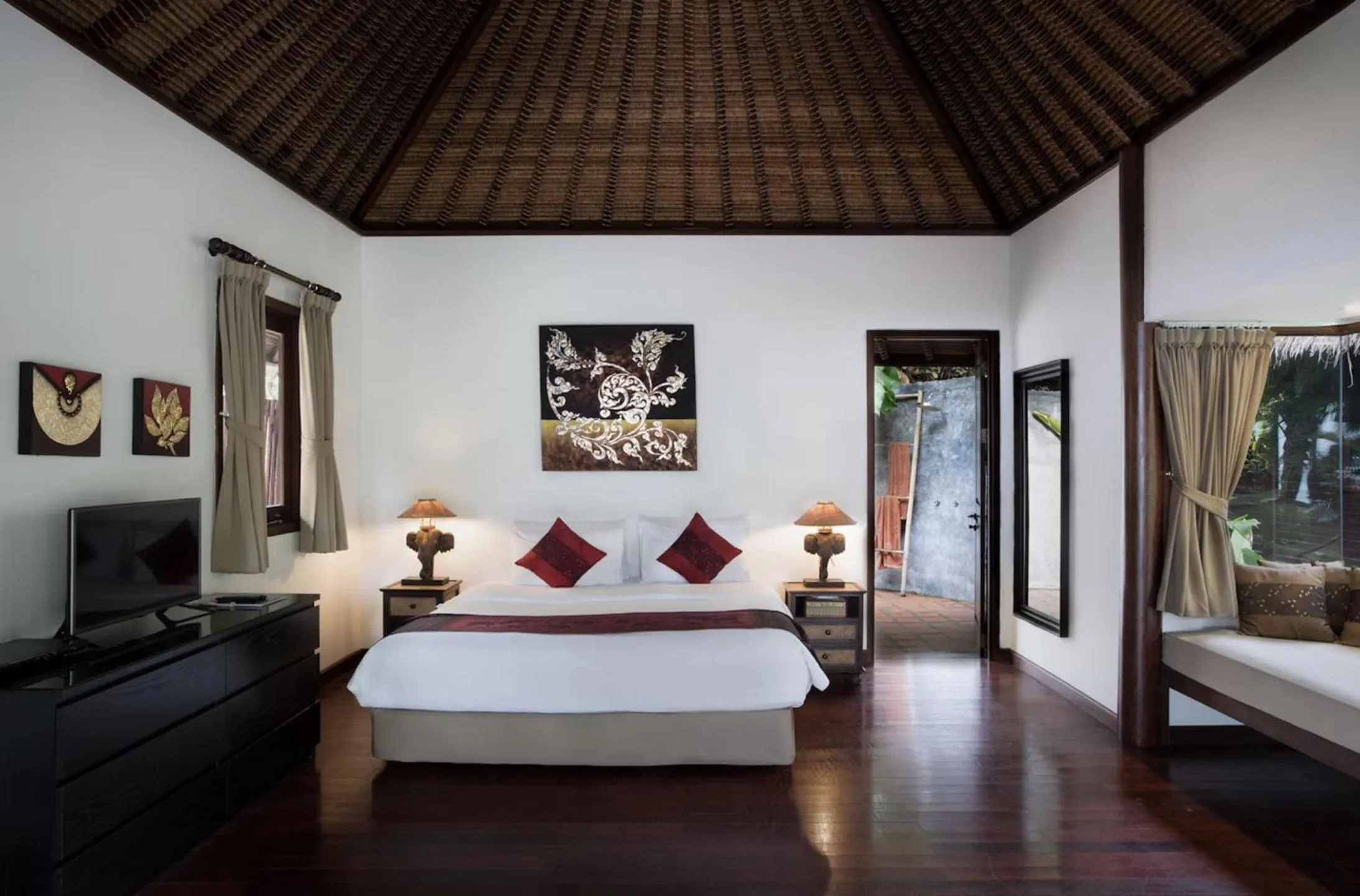 Bed in Mali Resort Pattaya Beach Koh Lipe