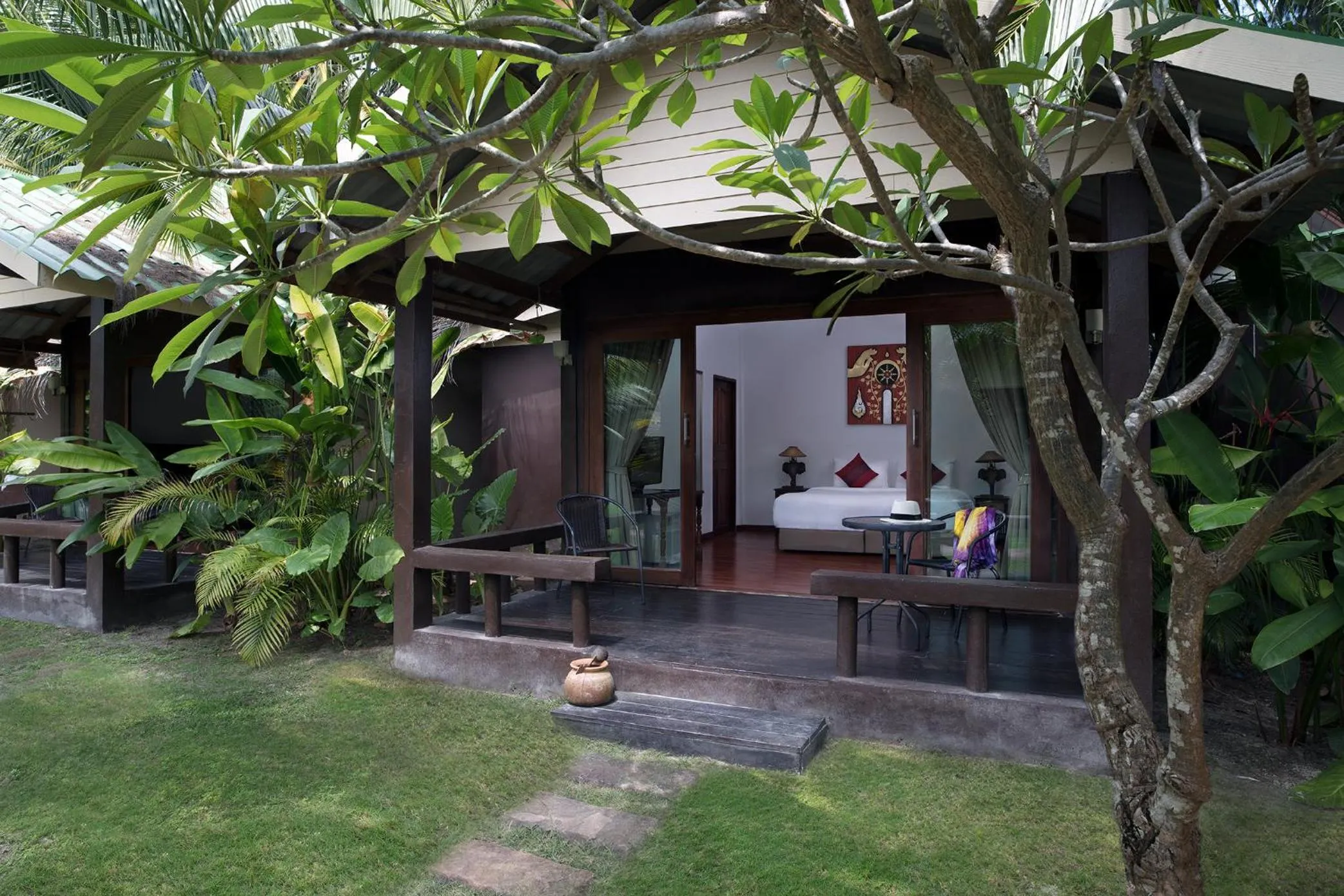 Garden in Mali Resort Pattaya Beach Koh Lipe