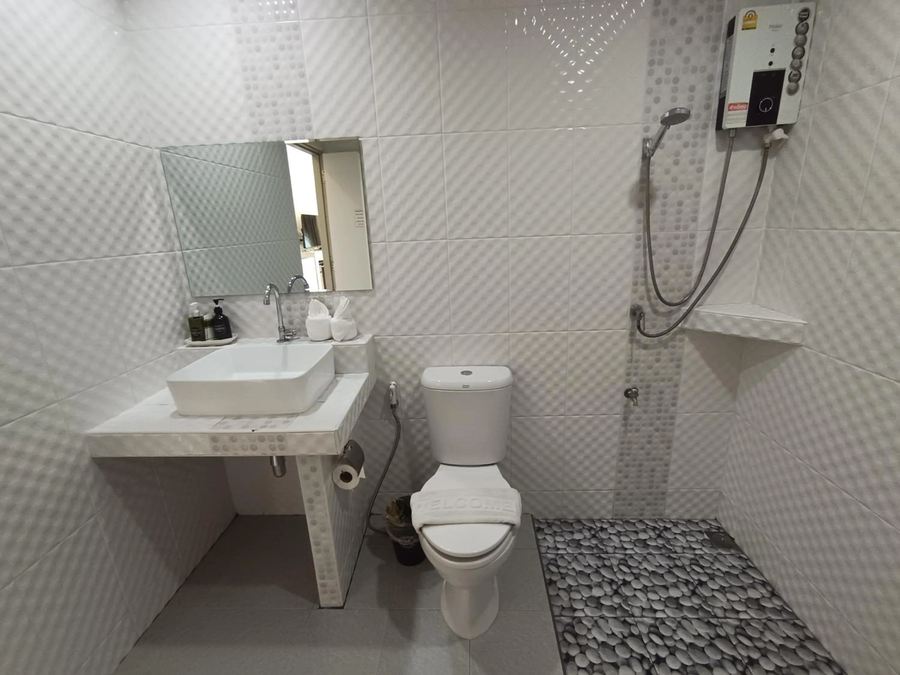 Shower in Makan Resort