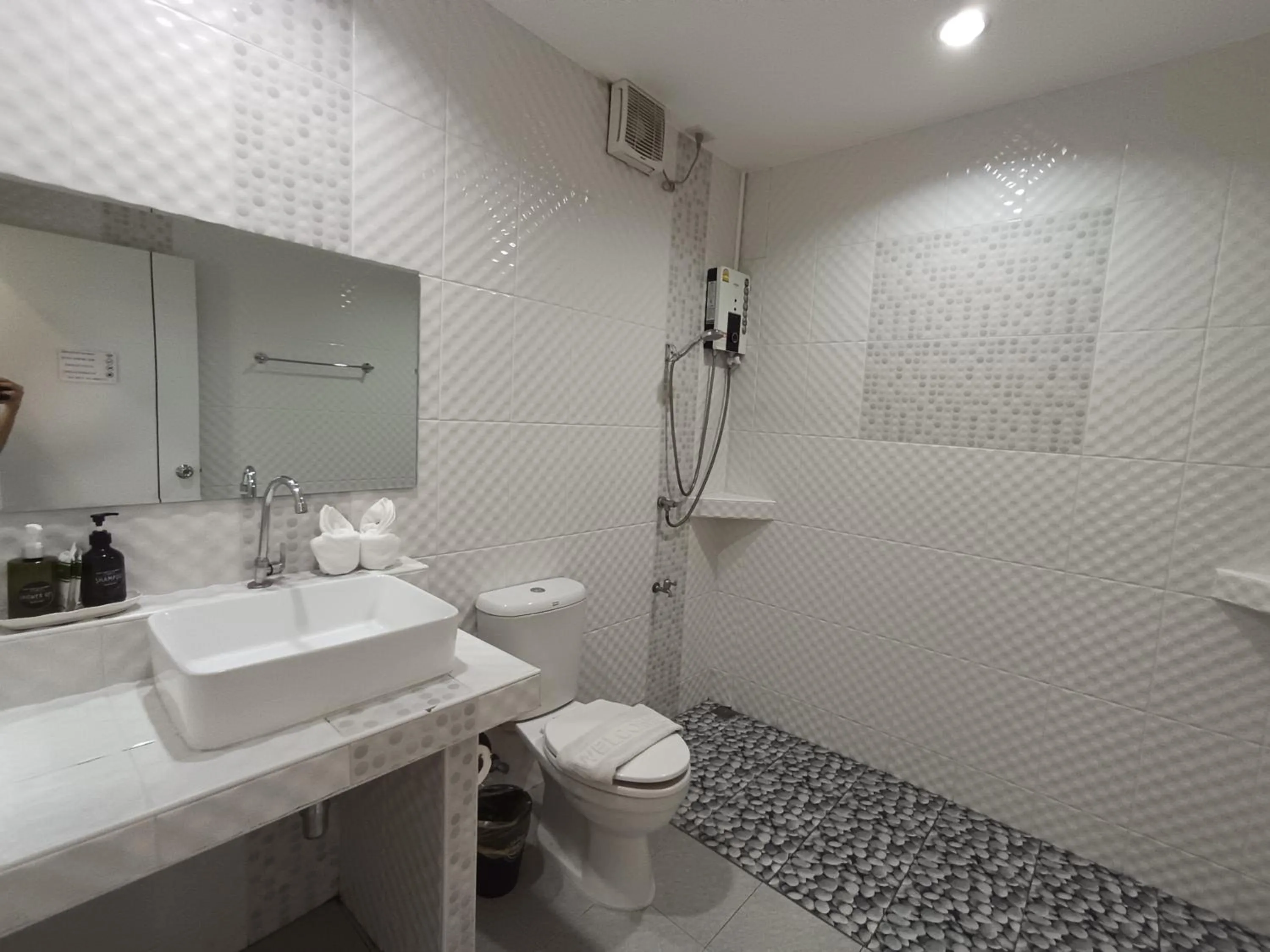 Shower in Makan Resort