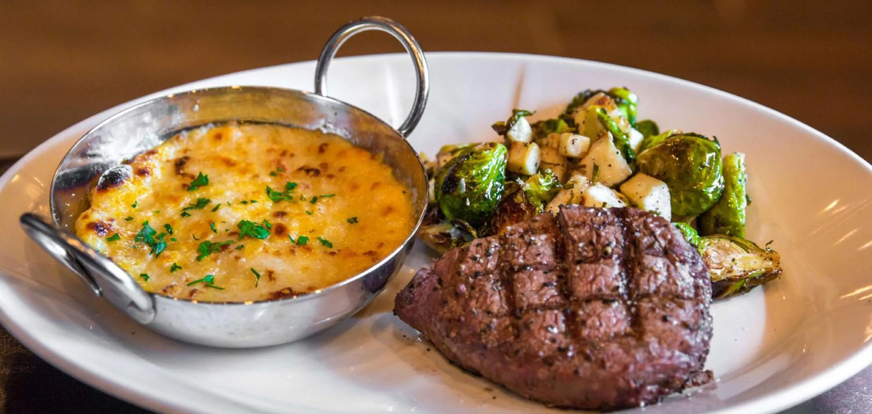 Restaurant/places to eat in Embassy Suites Nashville - at Vanderbilt