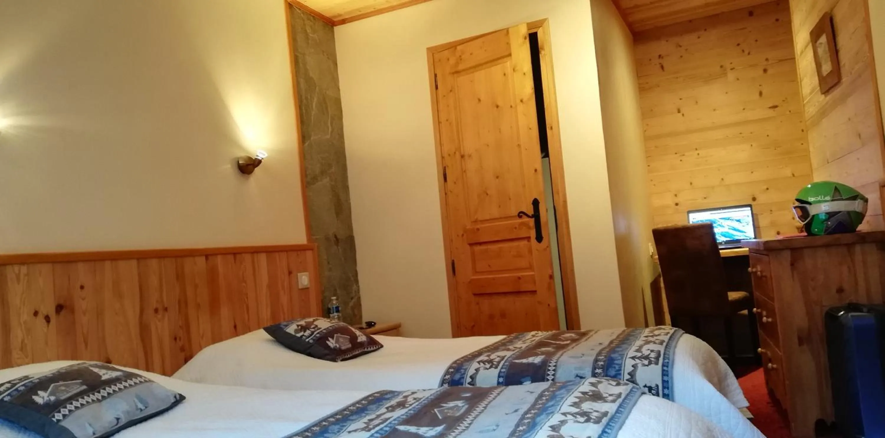 TV and multimedia, Bed in Le Dôme