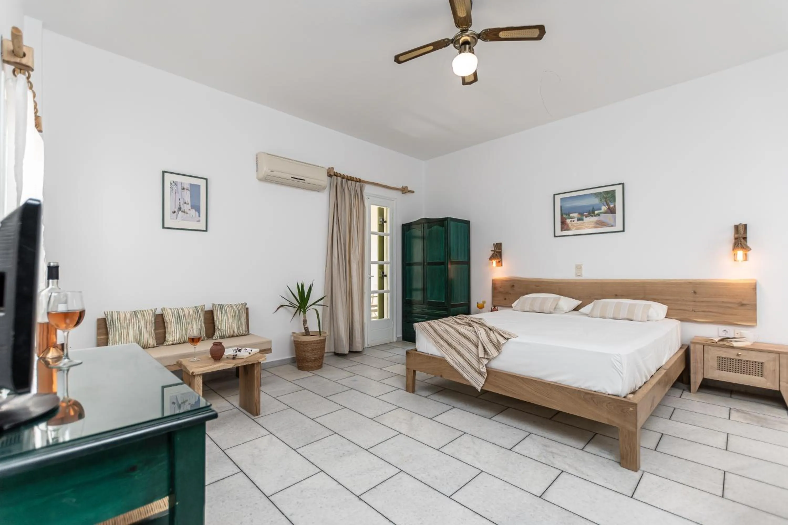 Bedroom, Bed in Studios Vrettos Beachfront Hotel