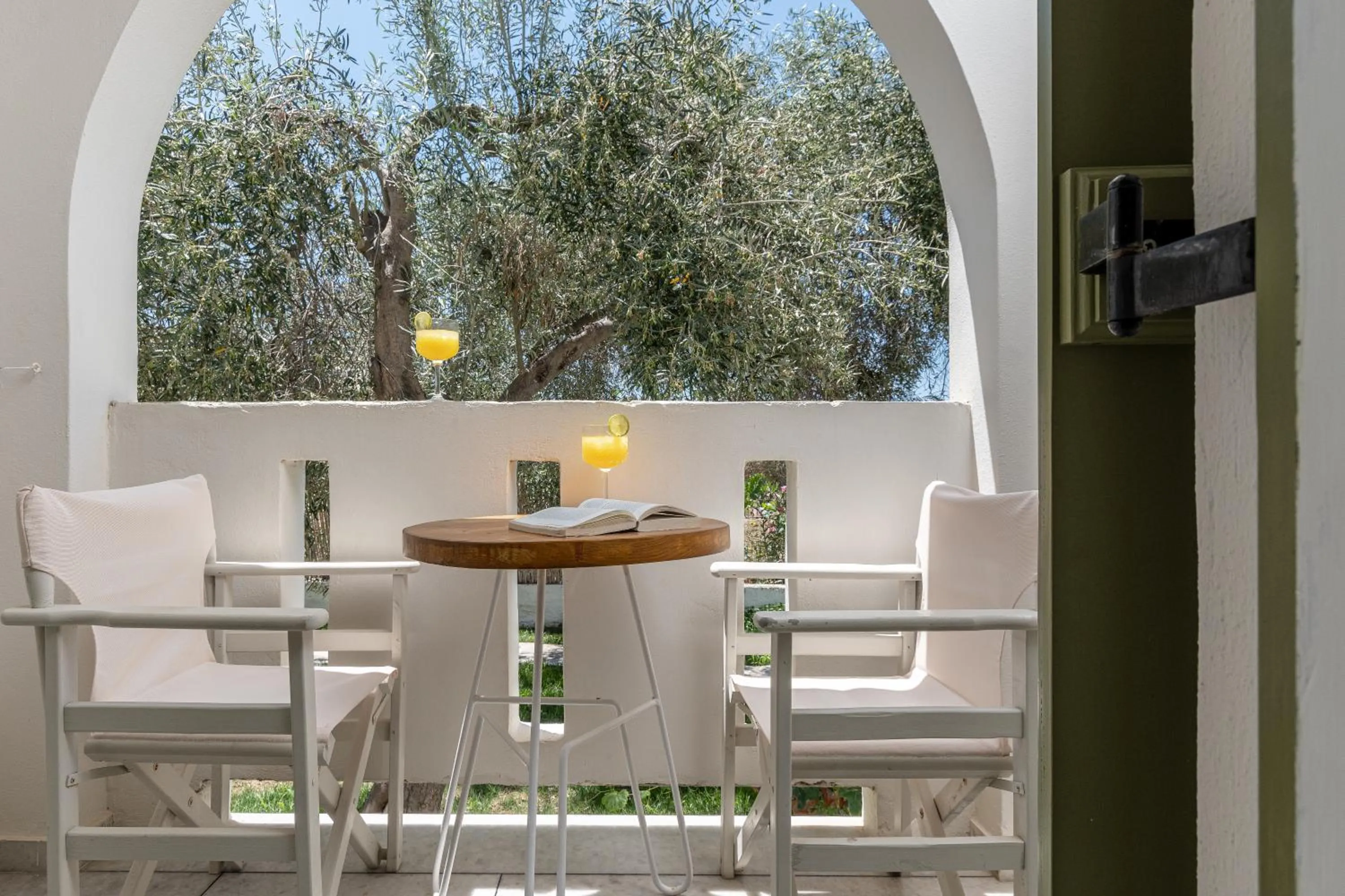 Balcony/Terrace in Studios Vrettos Beachfront Hotel