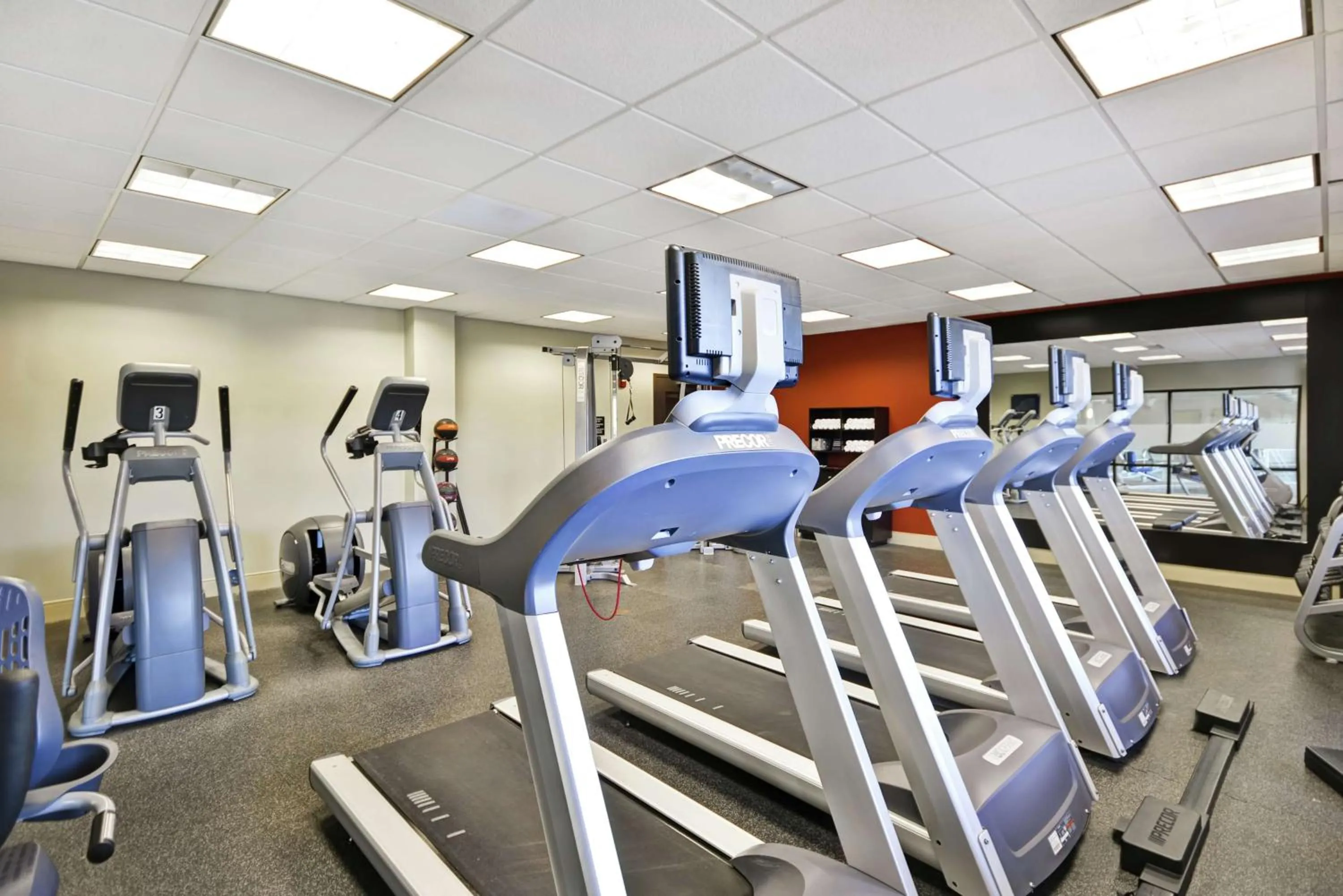 Fitness centre/facilities in Hampton Inn & Suites Columbus-Easton Area
