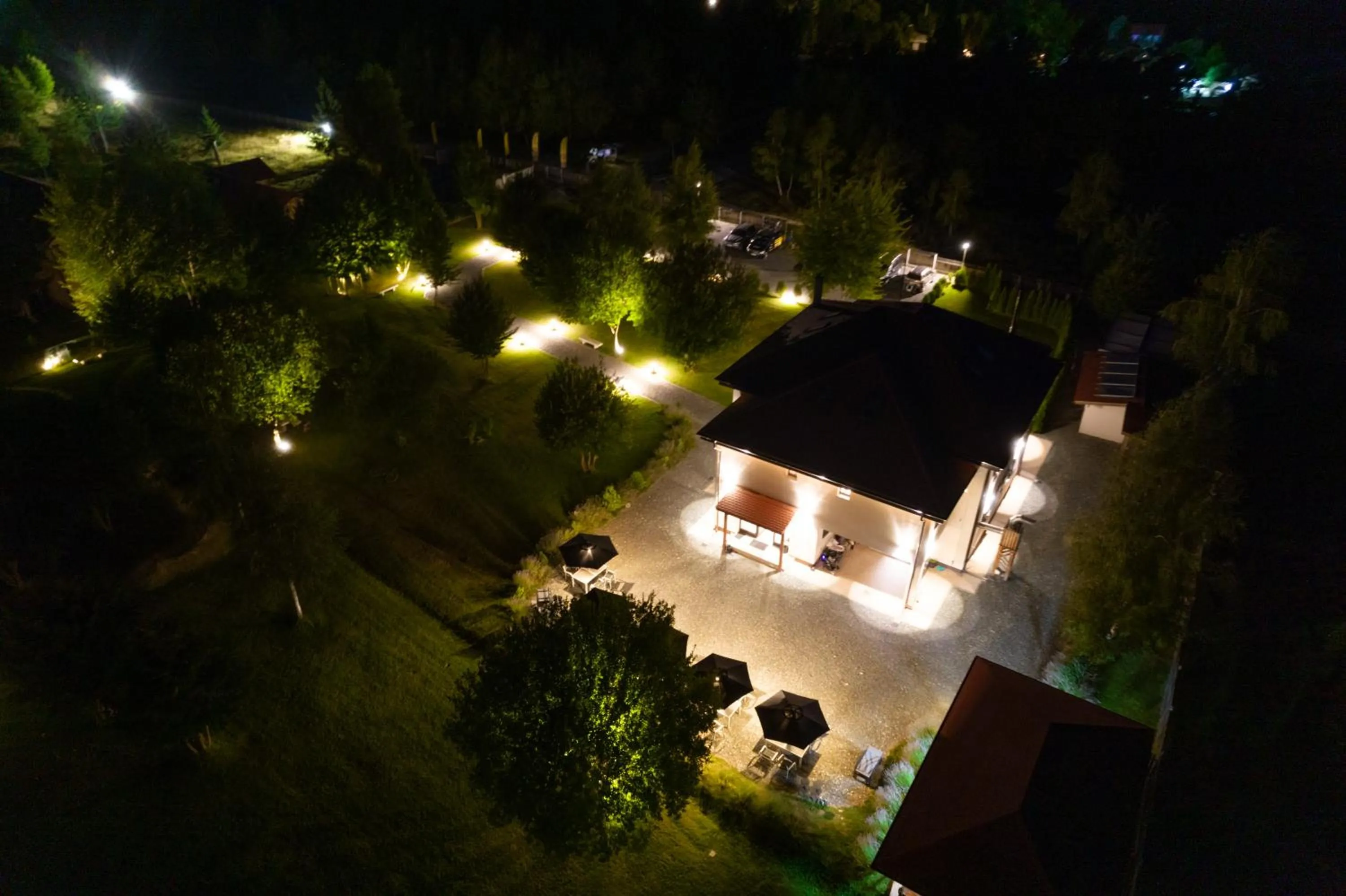 Night in Pensiunea Negoiu