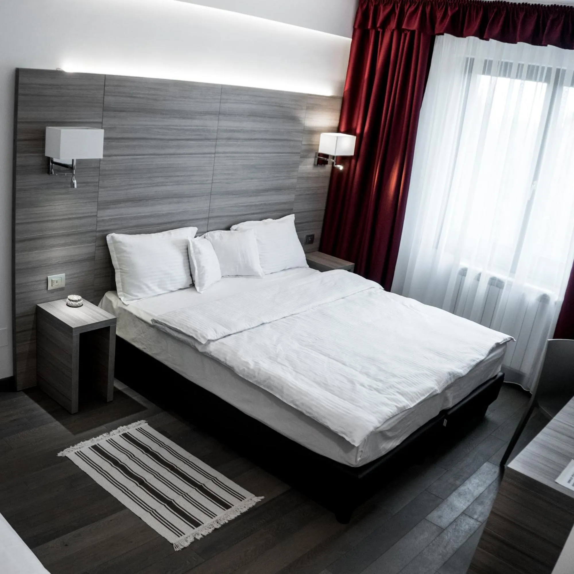 Bed in Pensiunea Negoiu