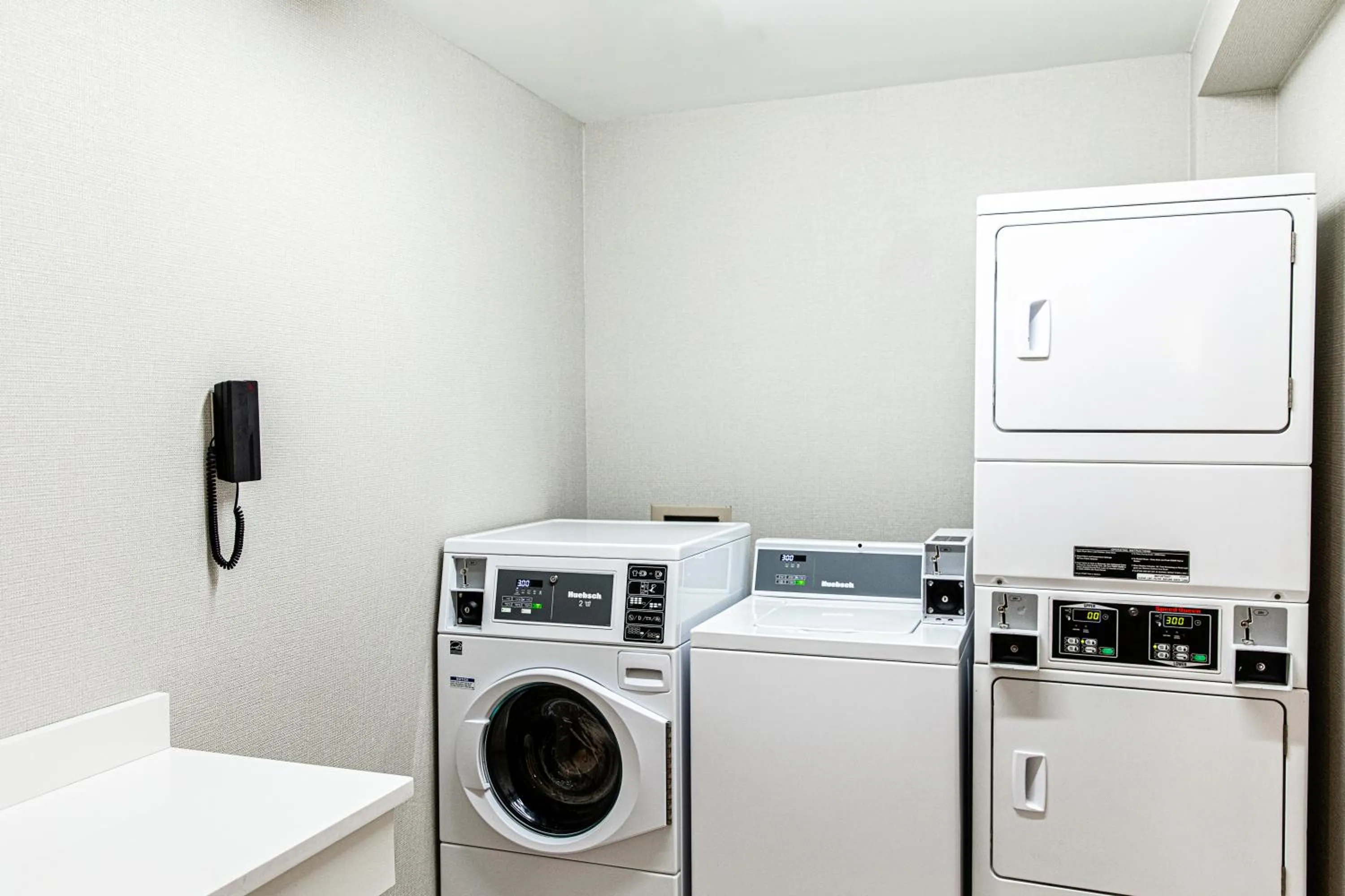 laundry in Hampton Inn & Suites Charleston-West Ashley