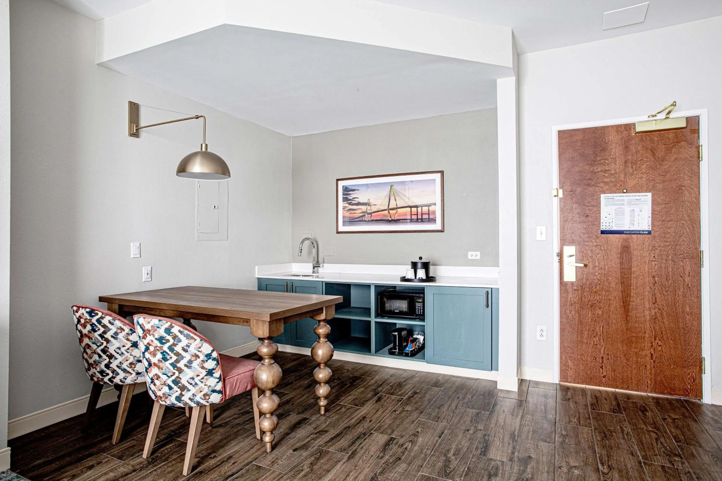 Photo of the whole room in Hampton Inn & Suites Charleston-West Ashley