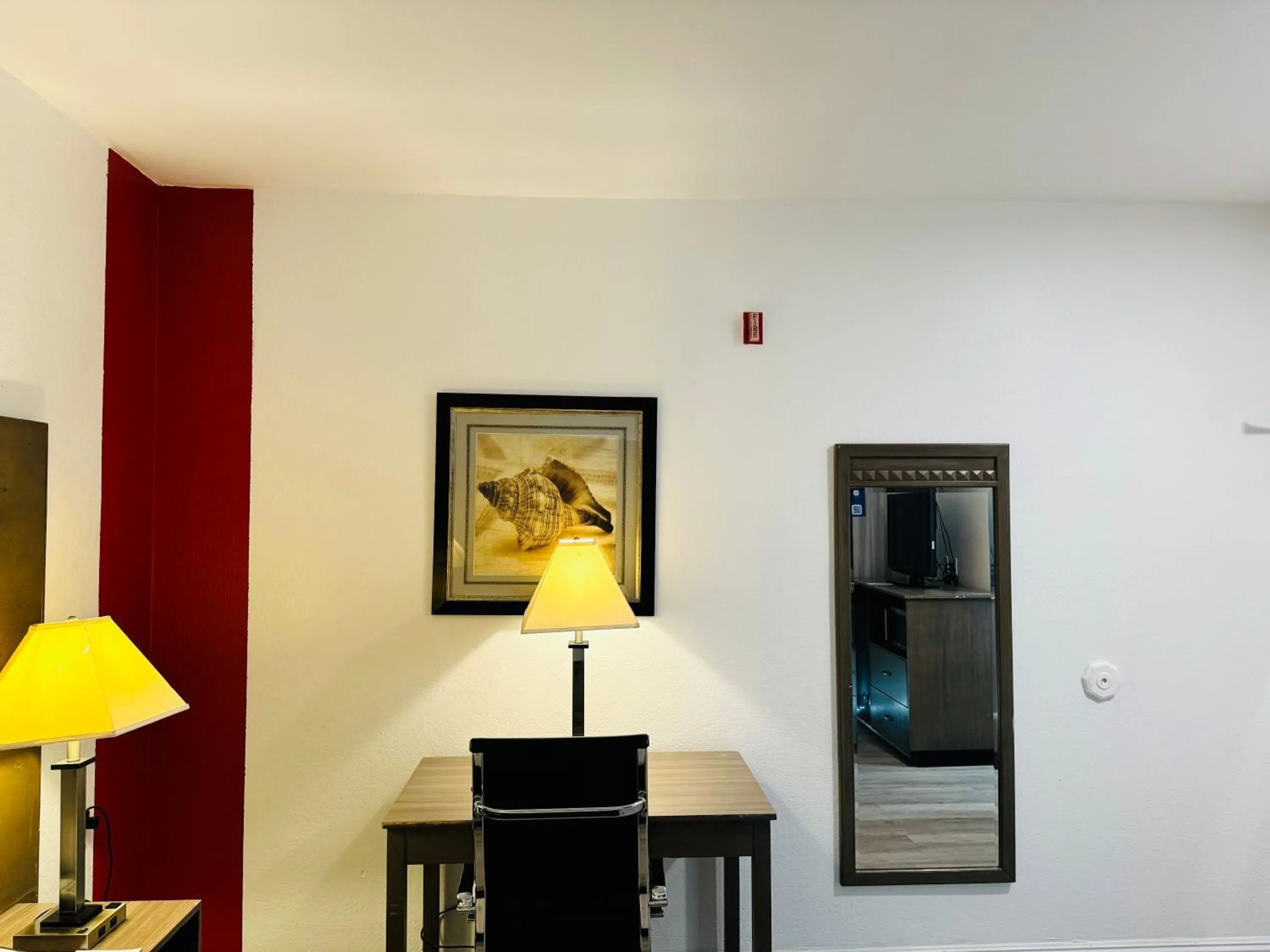 Bedroom in Ramada by Wyndham San Diego Airport