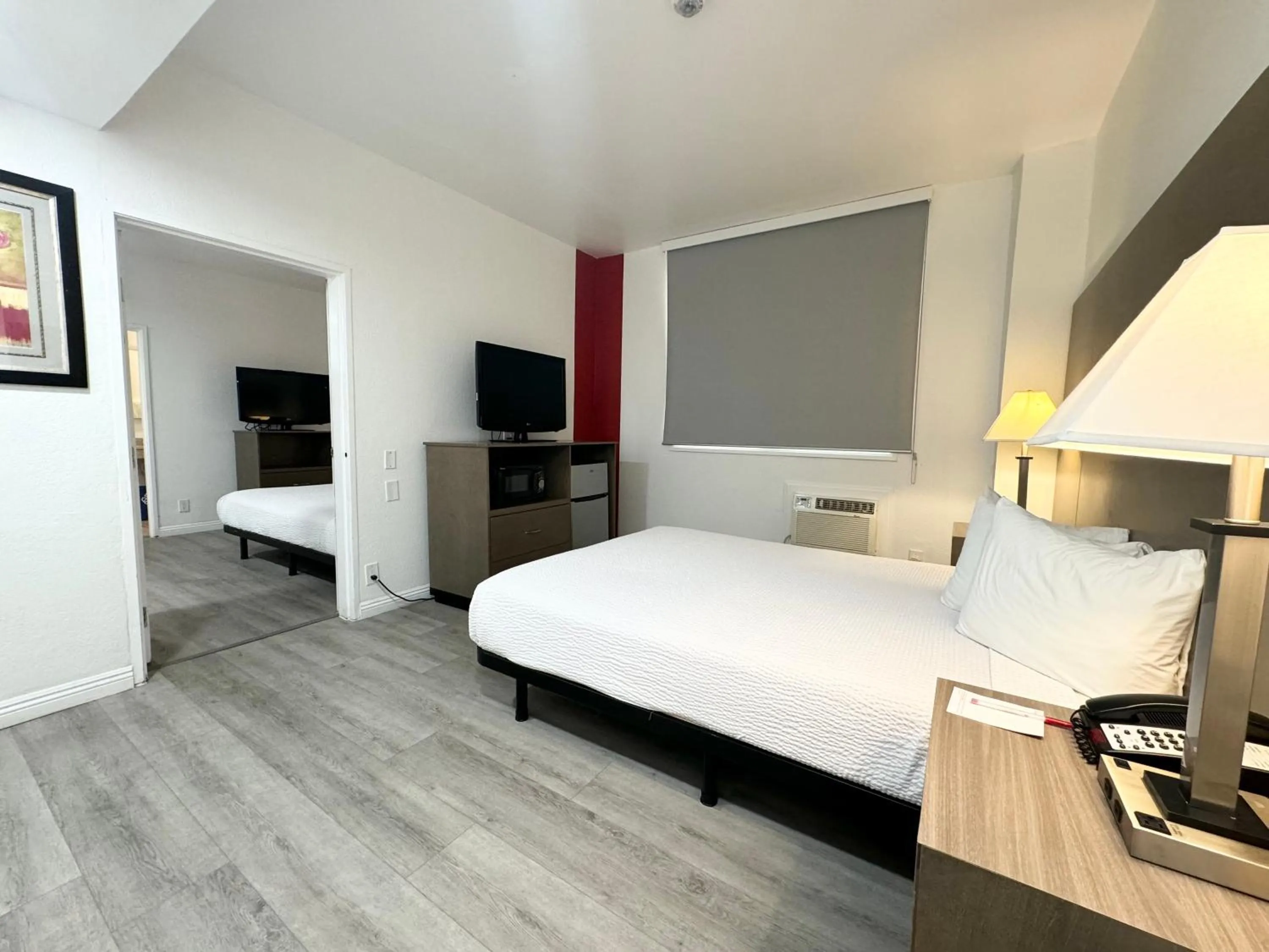 Bedroom, Bed in Ramada by Wyndham San Diego Airport