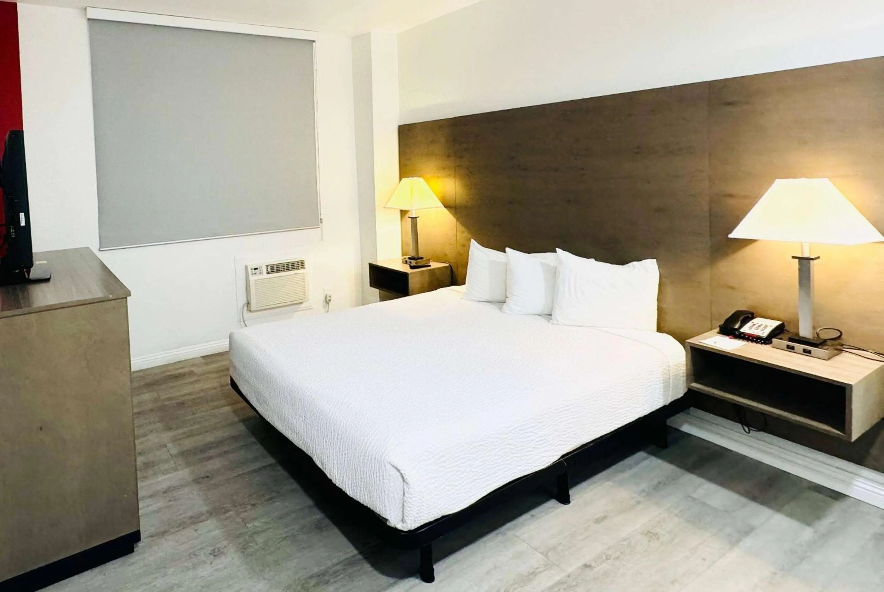 Photo of the whole room, Bed in Ramada by Wyndham San Diego Airport