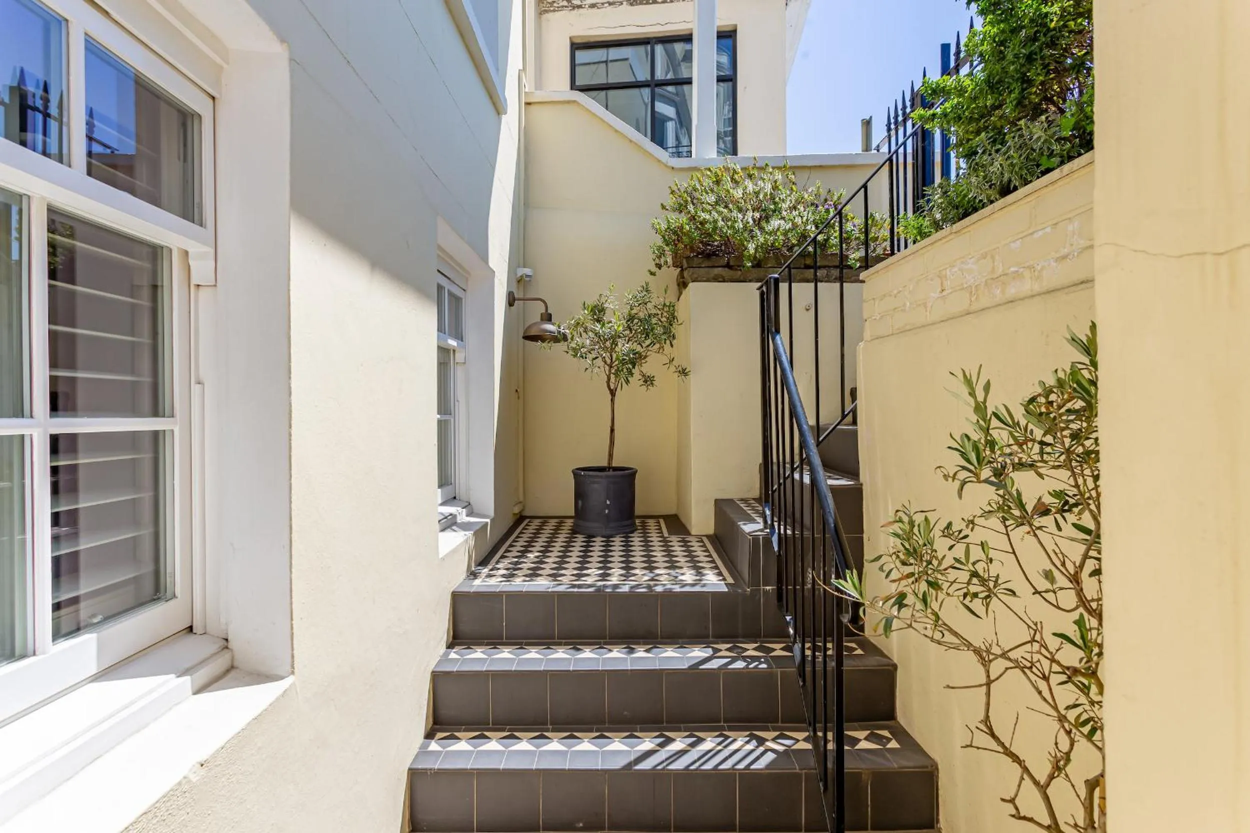 Property building in Beaches Brighton 1