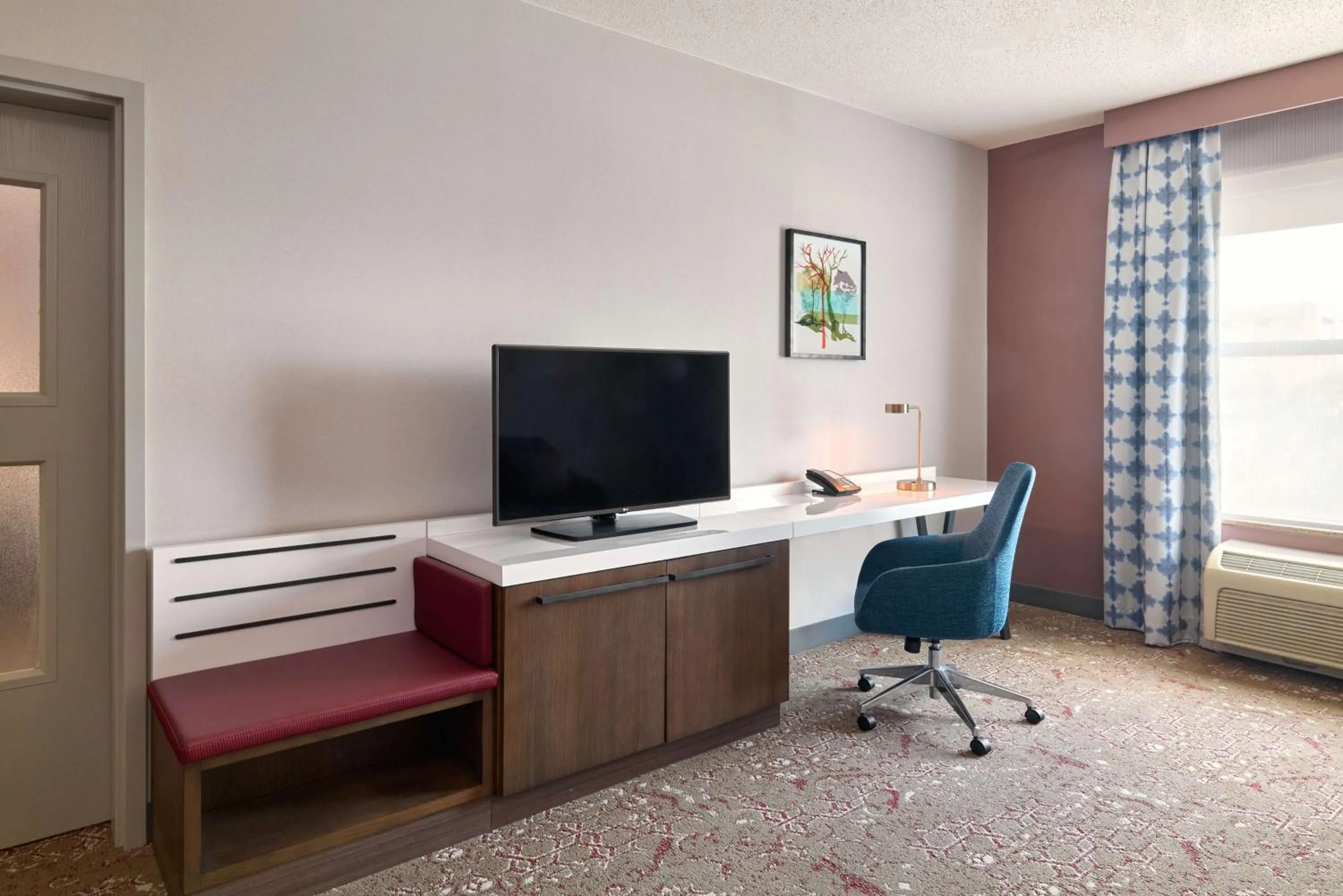 Bedroom, Bed in Hilton Garden Inn Bloomington