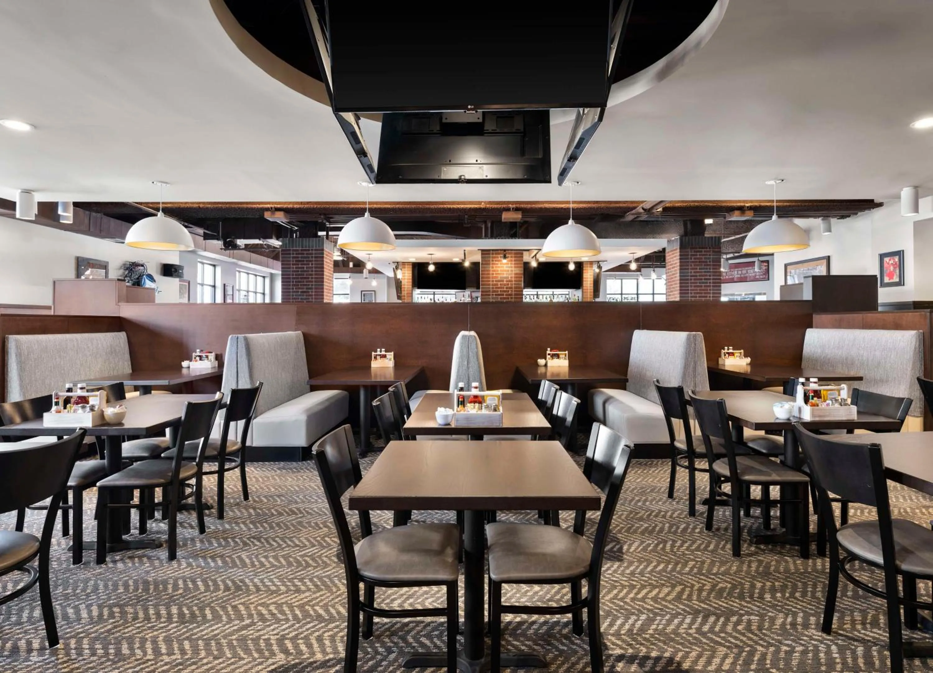 Lounge or bar in Hilton Garden Inn Bloomington