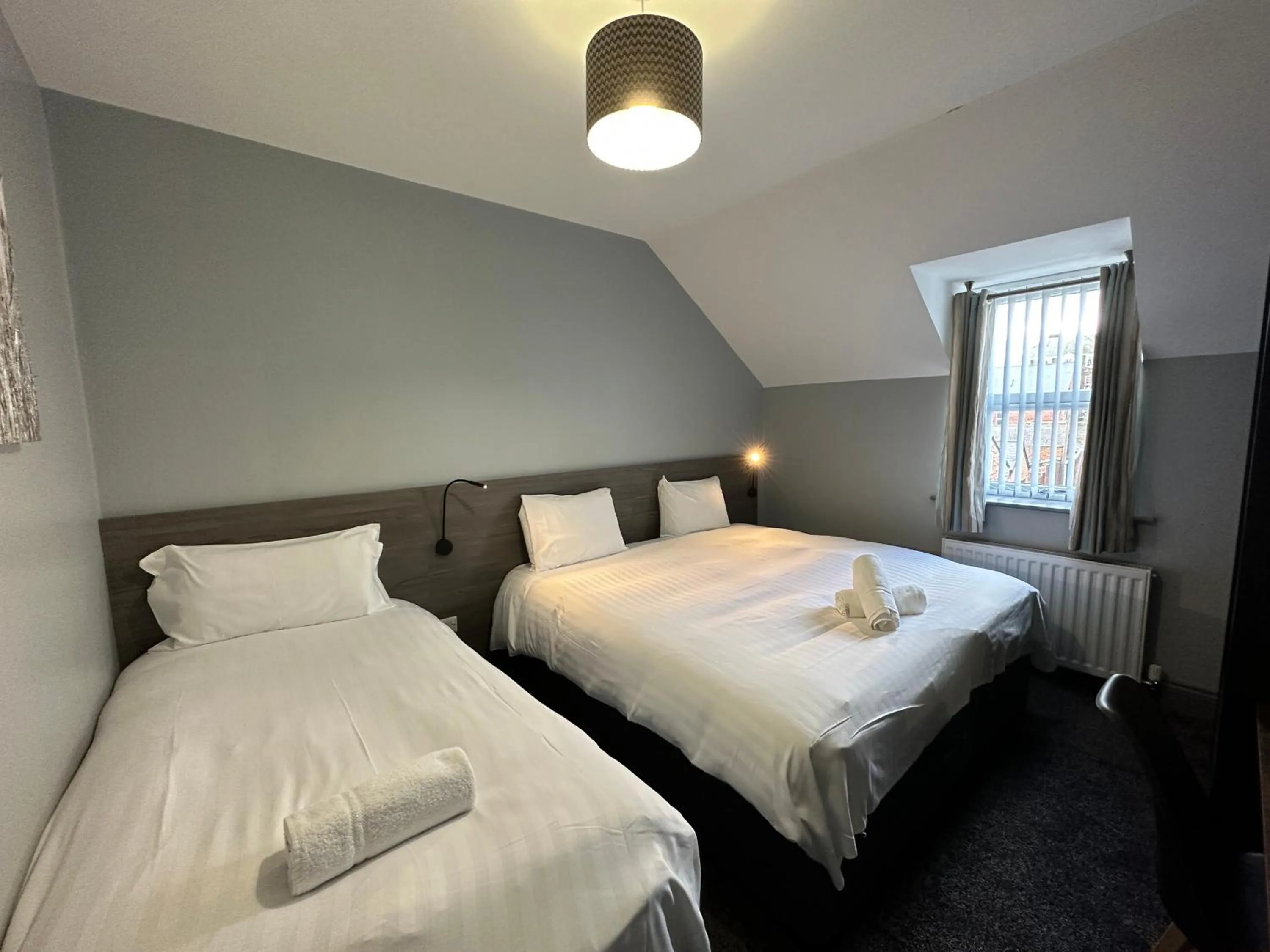 Bed in Bentinck Apartments