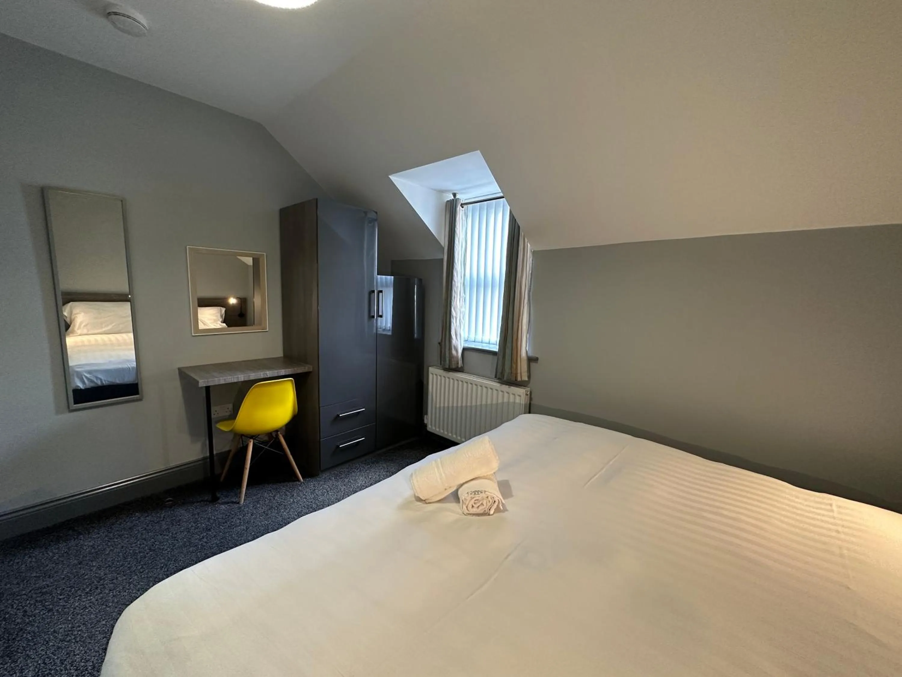 Bed in Bentinck Apartments