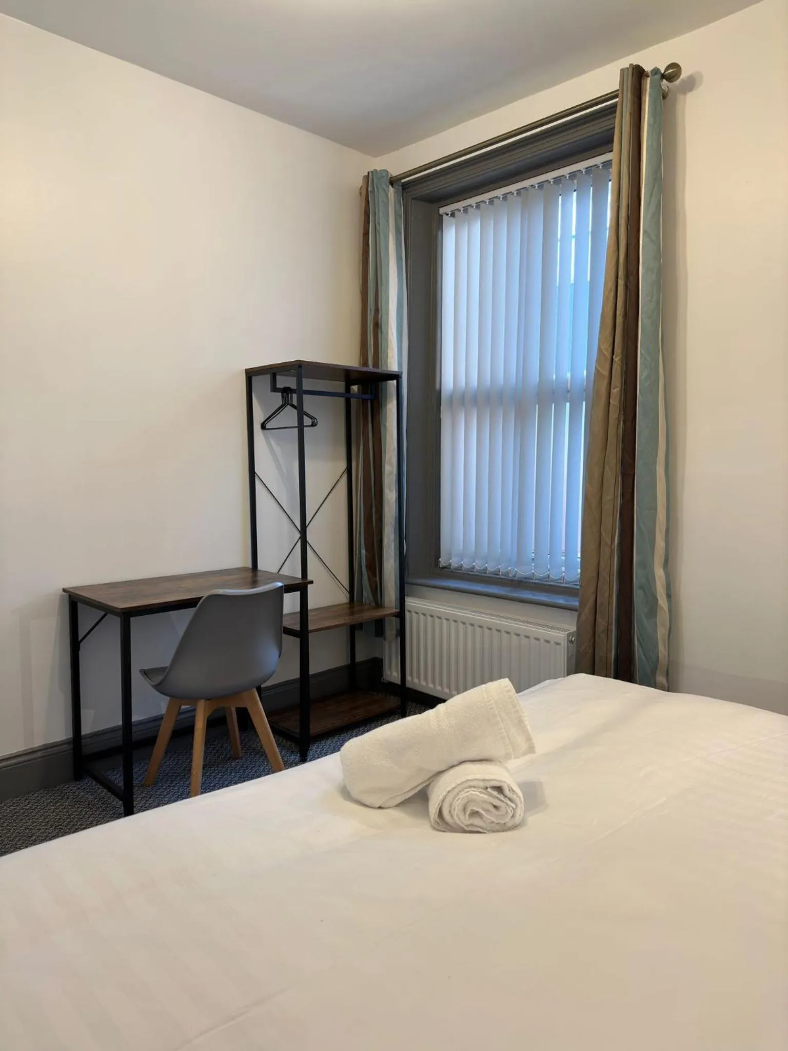 Bed in Bentinck Apartments