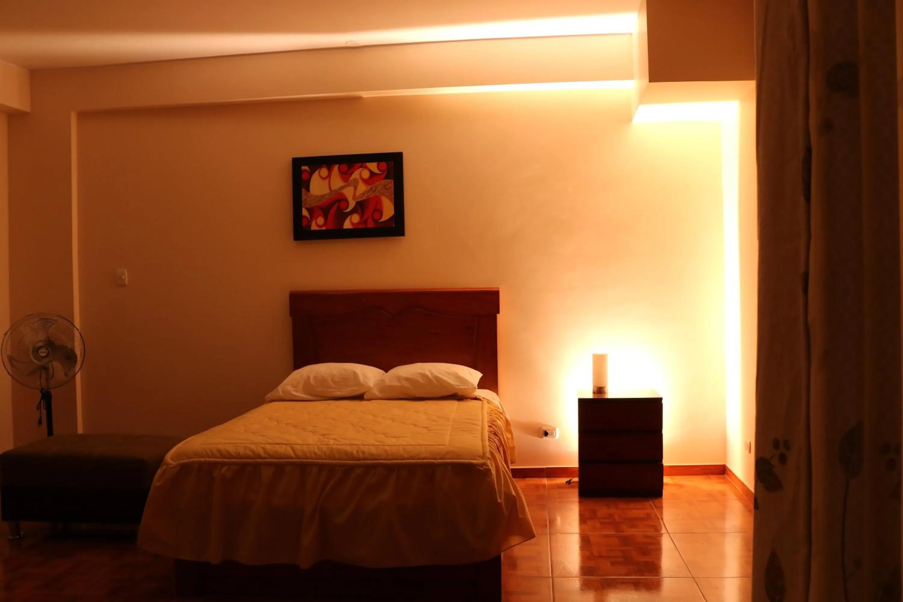 Photo of the whole room, Bed in hotel el parral suite