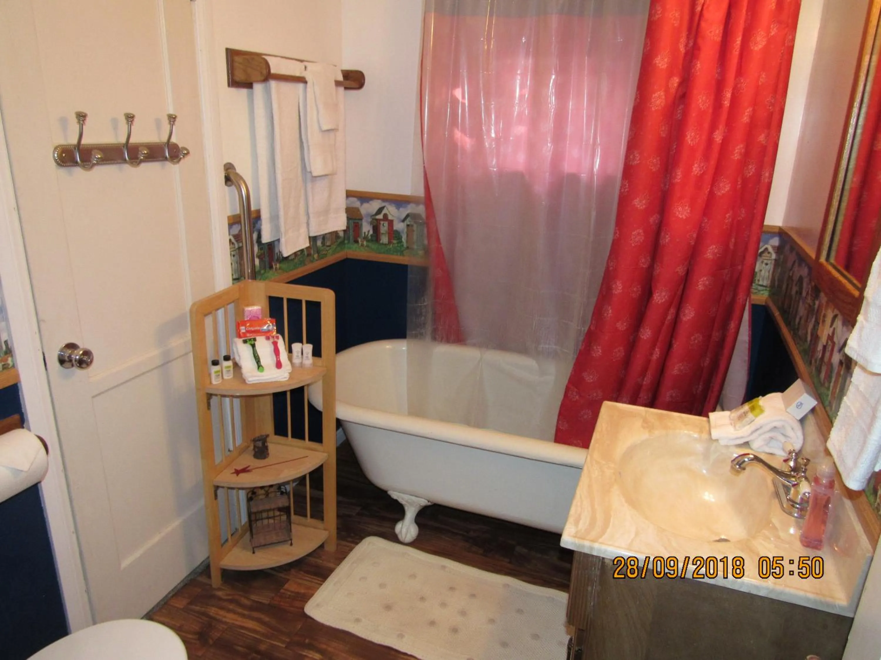 Bathroom in Apple Bear Cabin