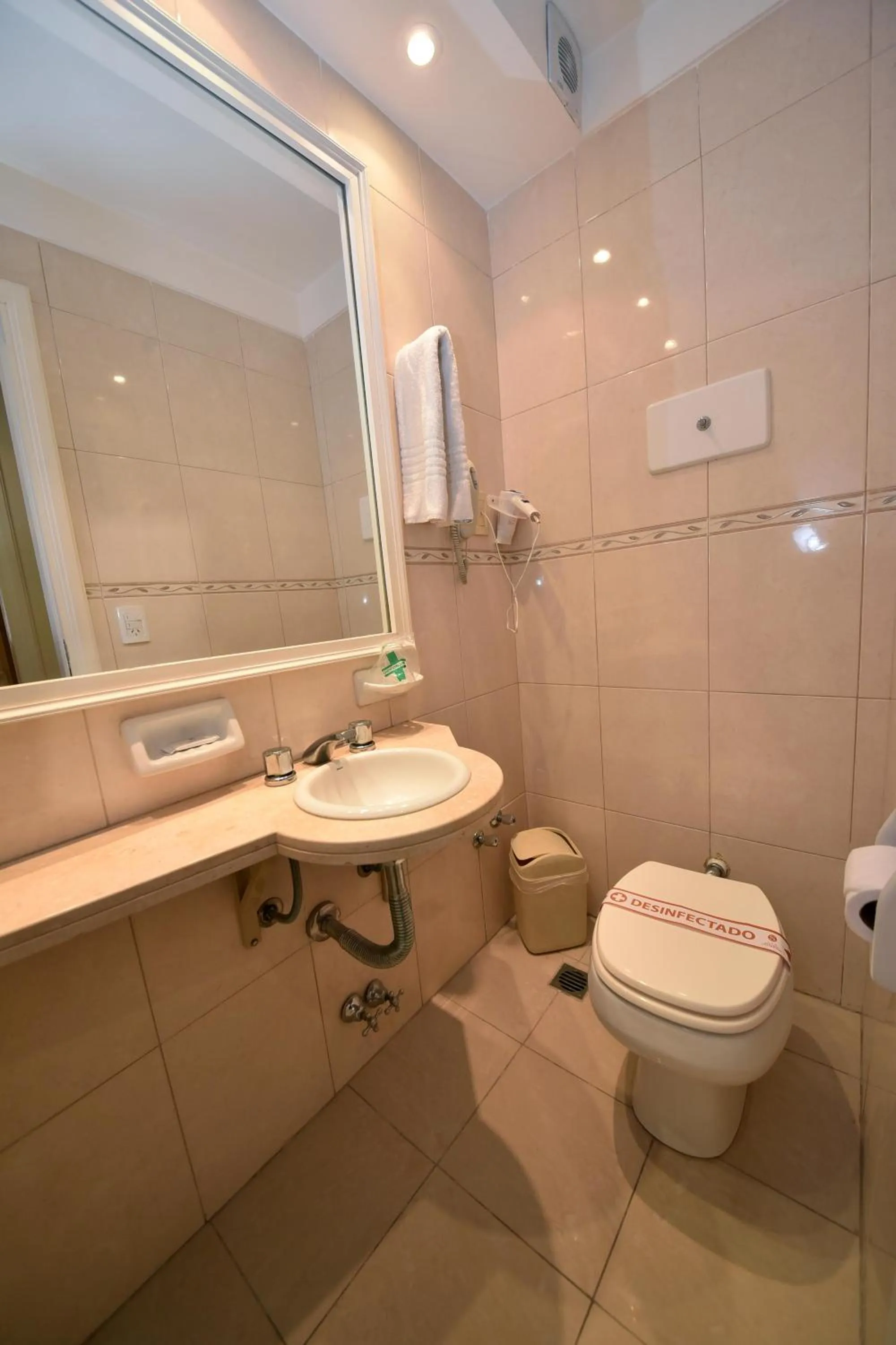 Toilet in Gran Hotel Skorpios