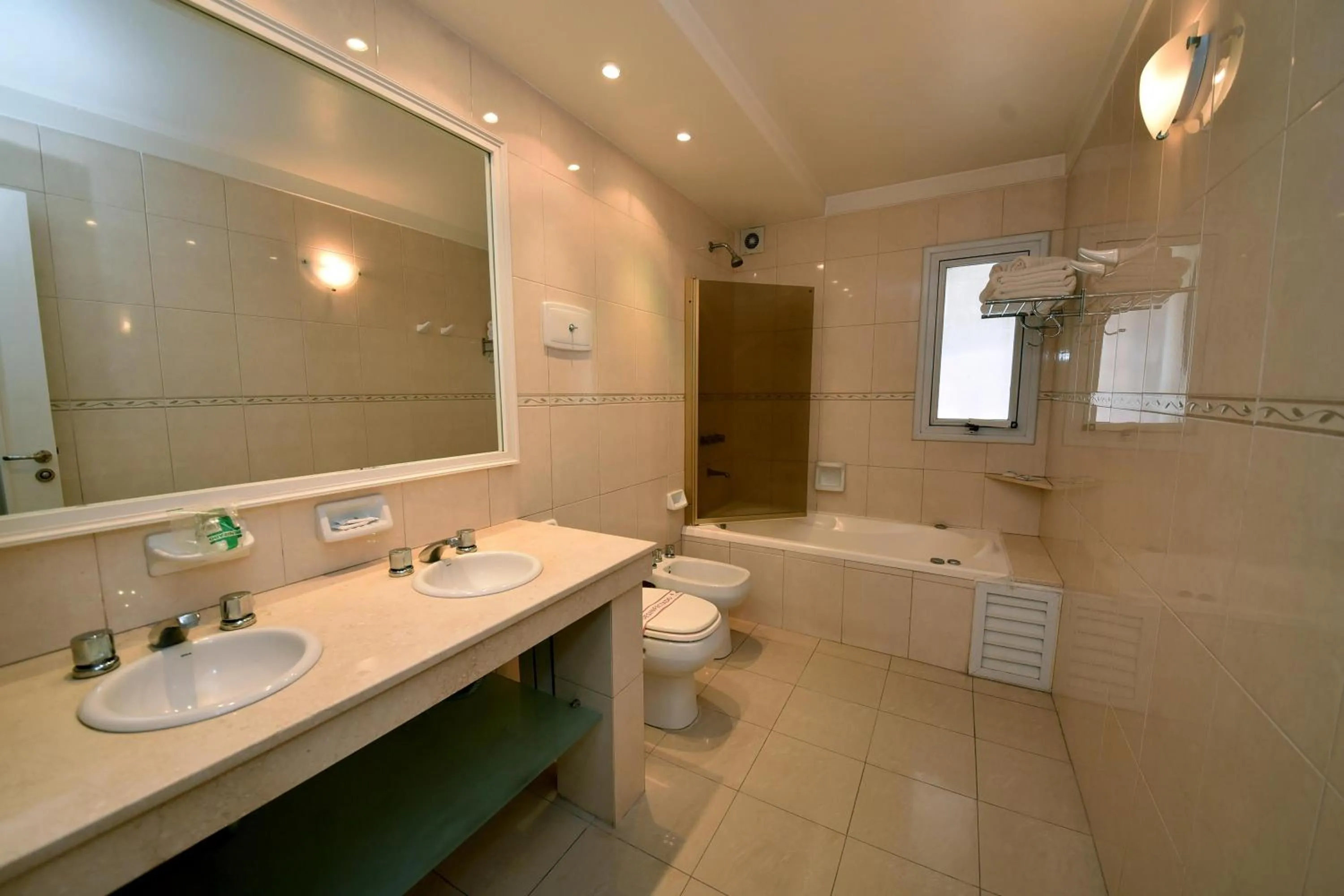 Toilet in Gran Hotel Skorpios