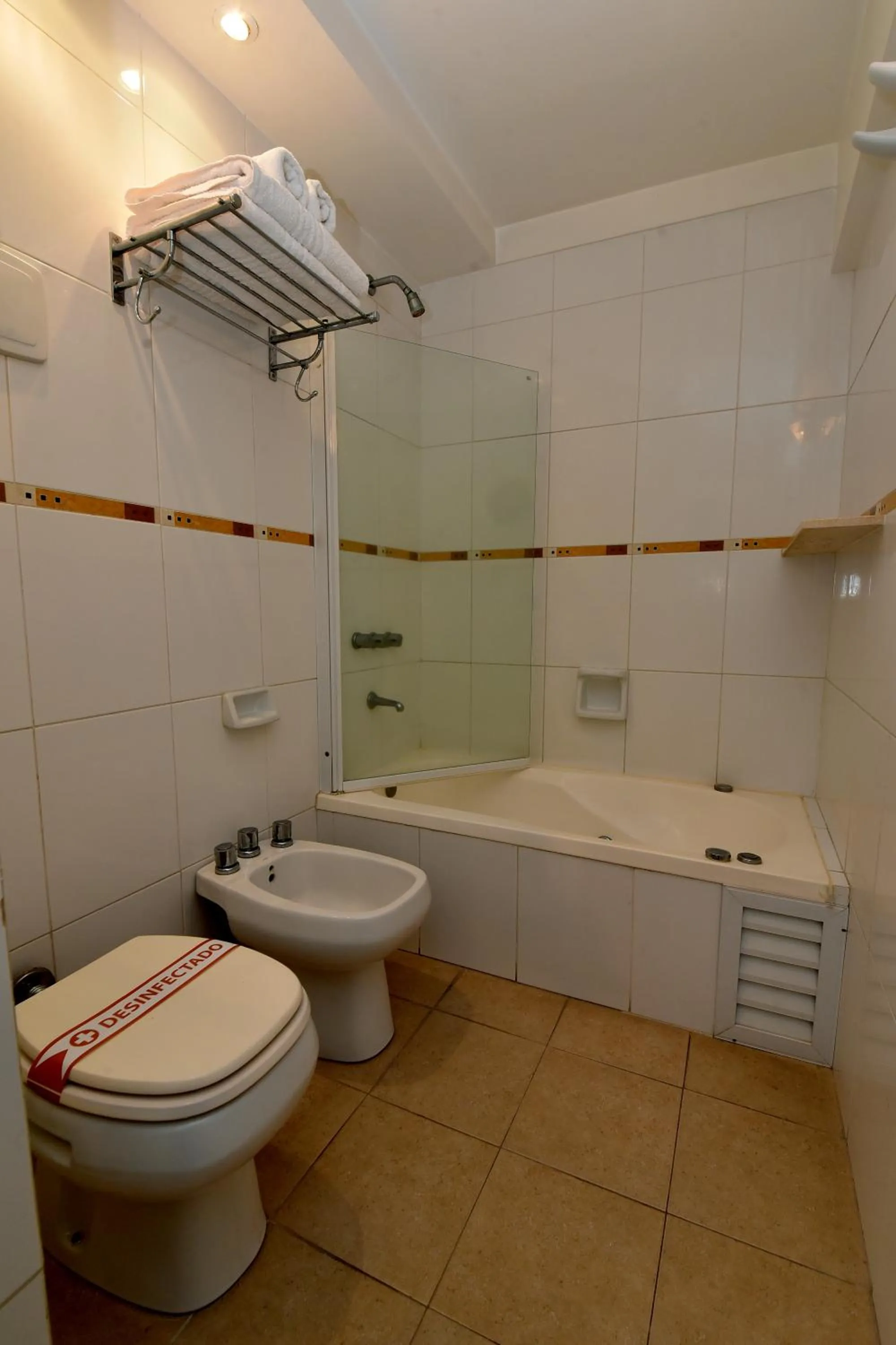 Toilet in Gran Hotel Skorpios