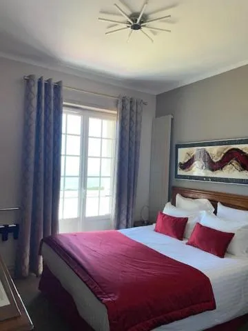 Bed in Hôtel de la Pointe du Grouin