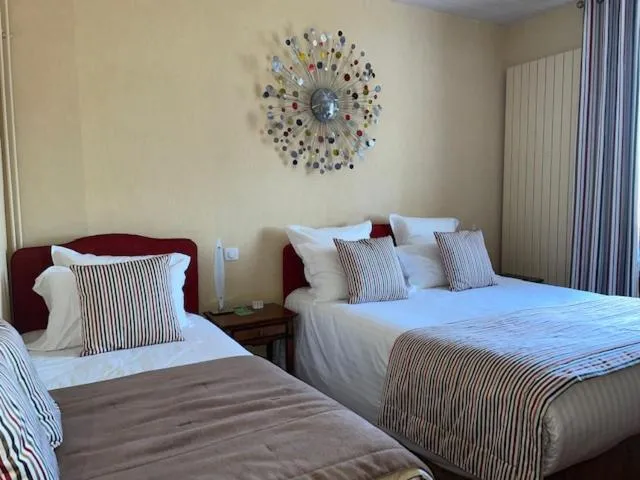 Bed in Hôtel de la Pointe du Grouin