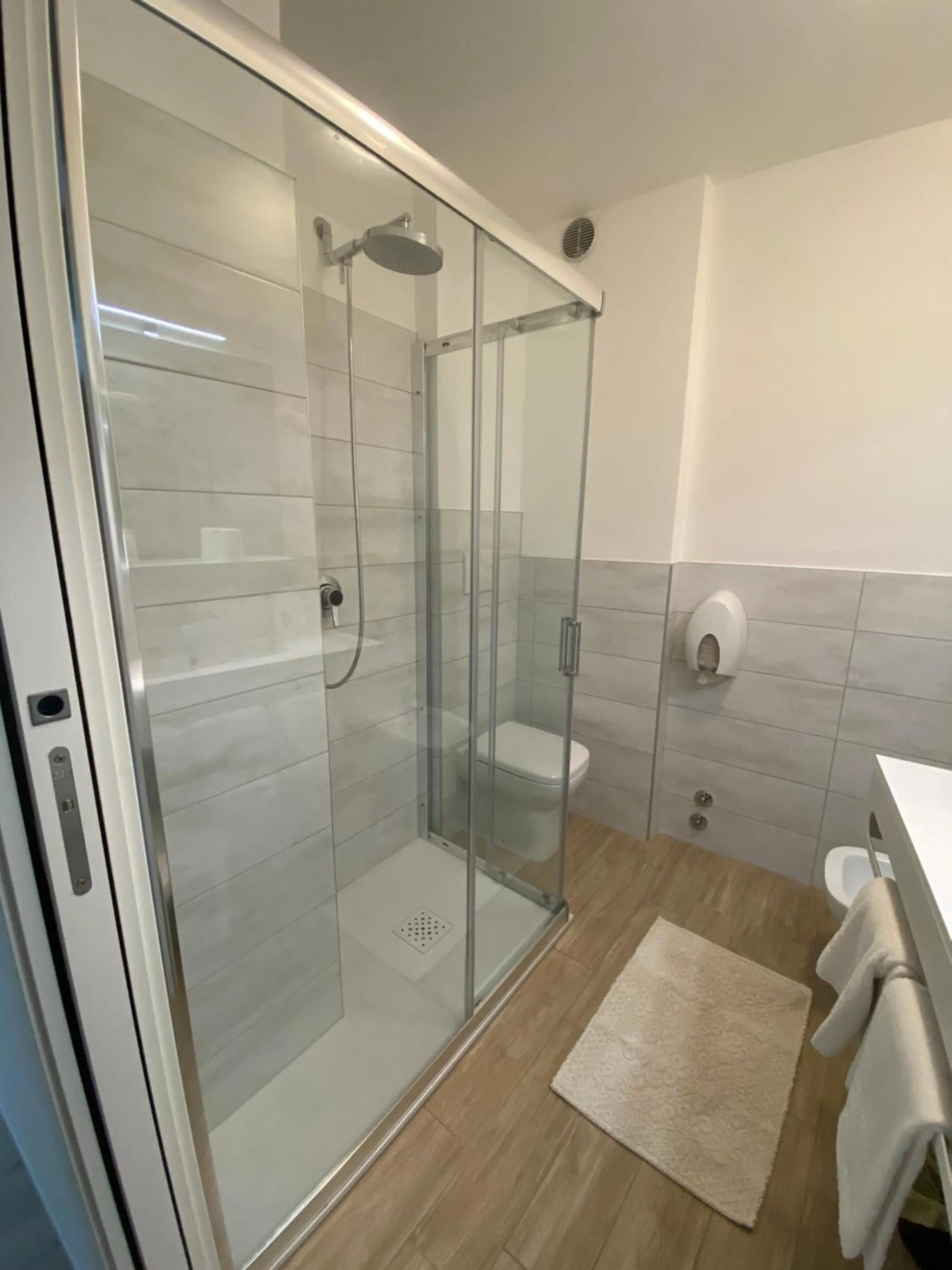 Bathroom in Hotel Germania