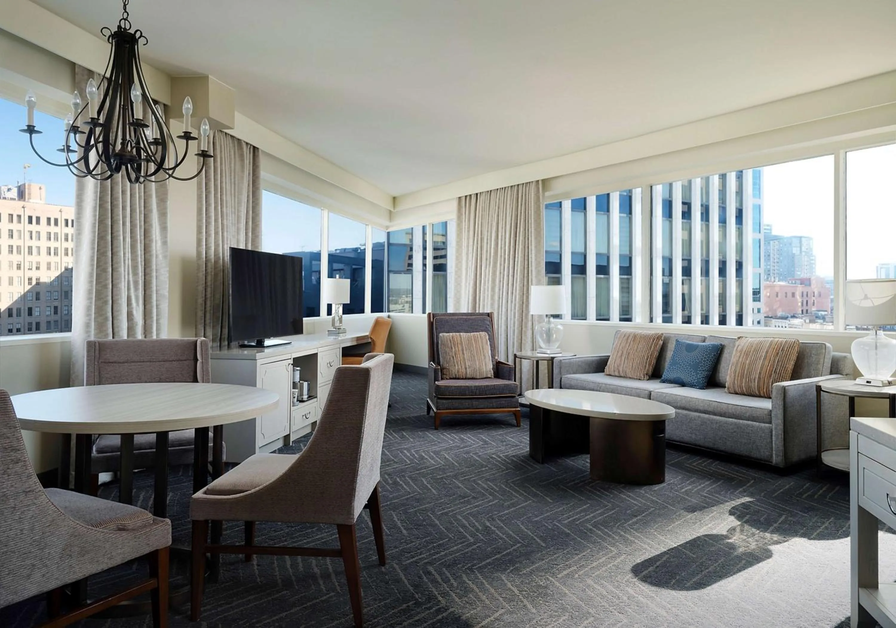 Living room in DoubleTree by Hilton Hotel Nashville Downtown