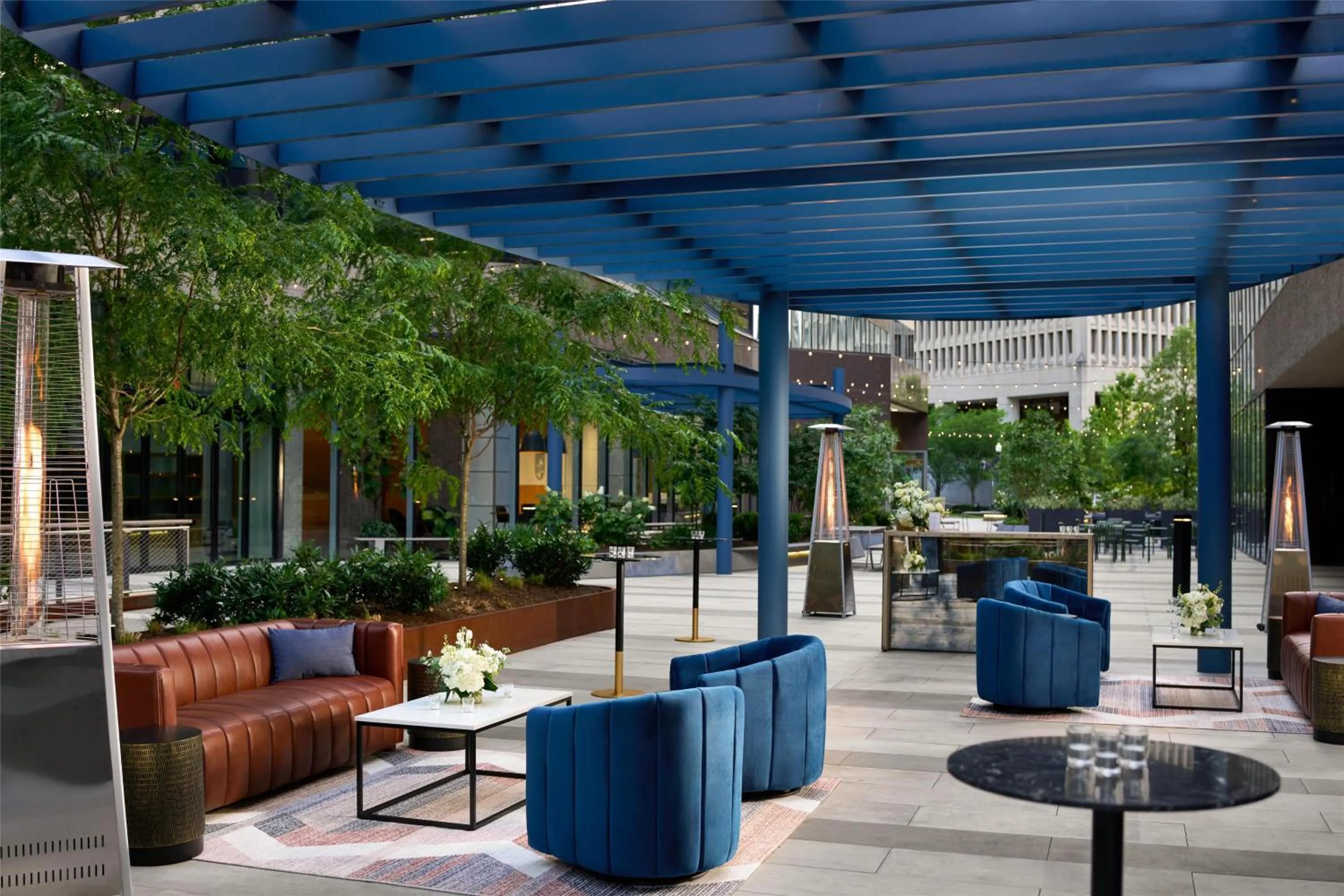 Restaurant/places to eat in DoubleTree by Hilton Hotel Nashville Downtown