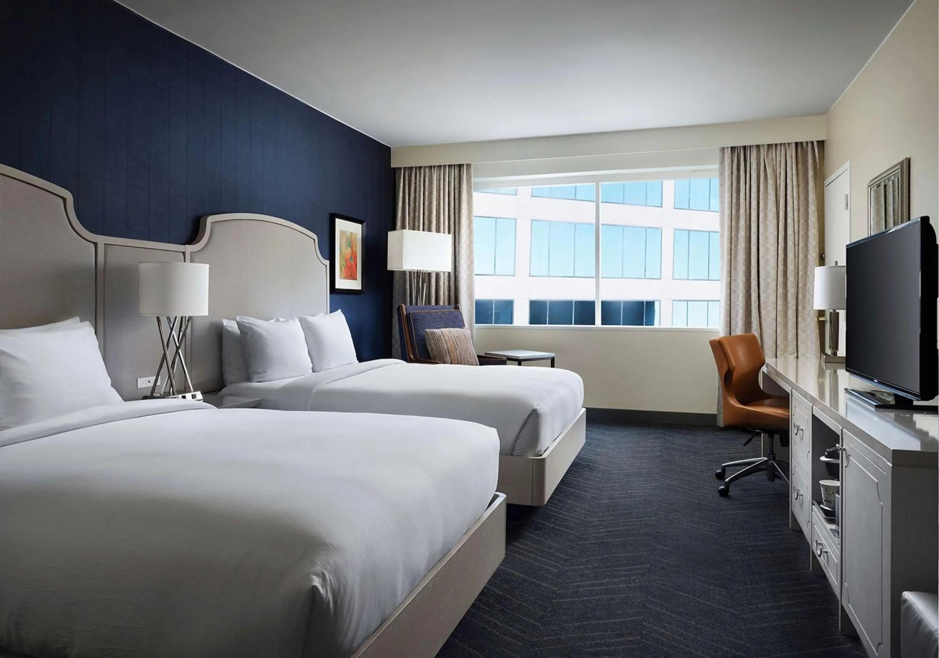 Bed in DoubleTree by Hilton Hotel Nashville Downtown