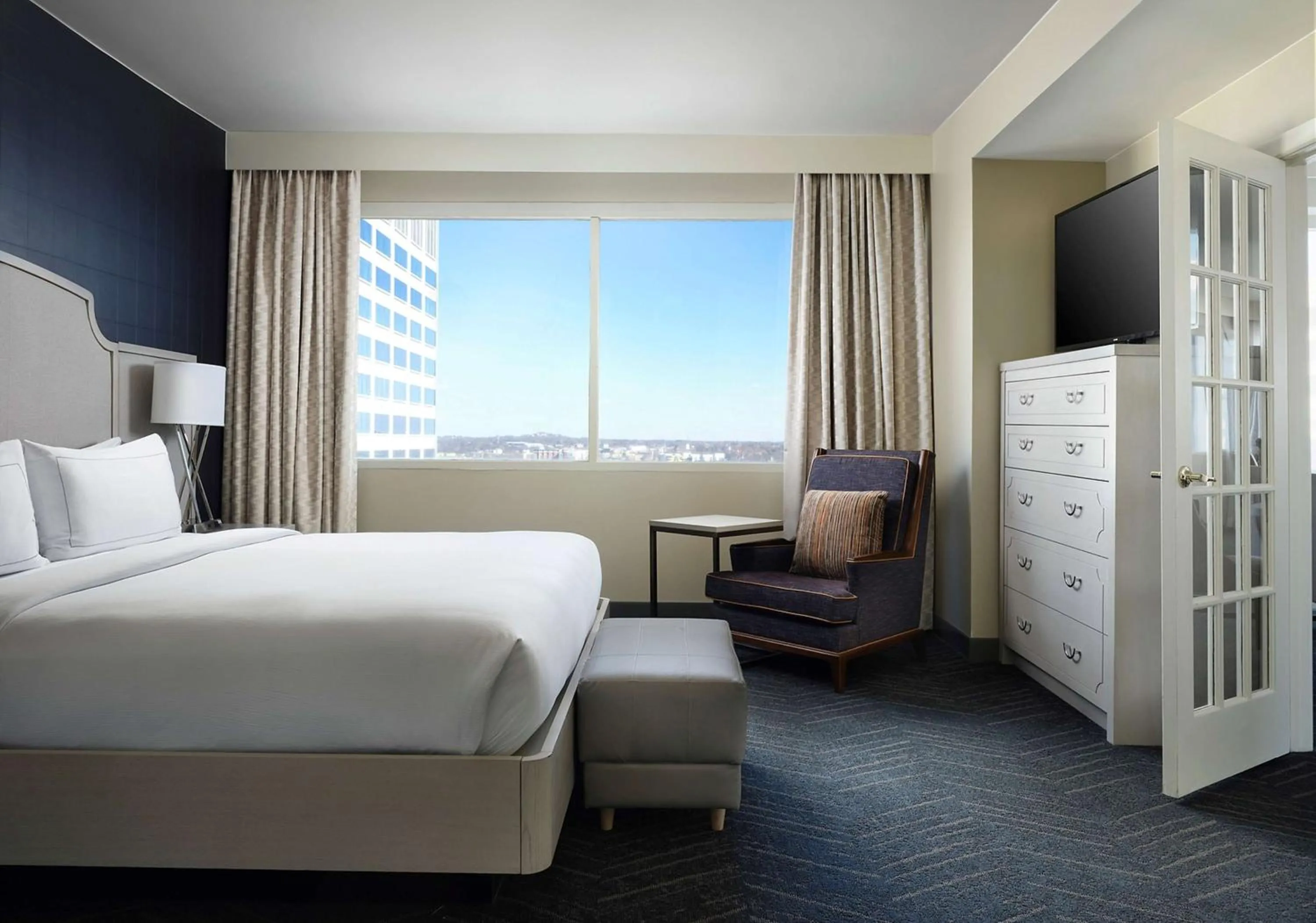 Bed in DoubleTree by Hilton Hotel Nashville Downtown