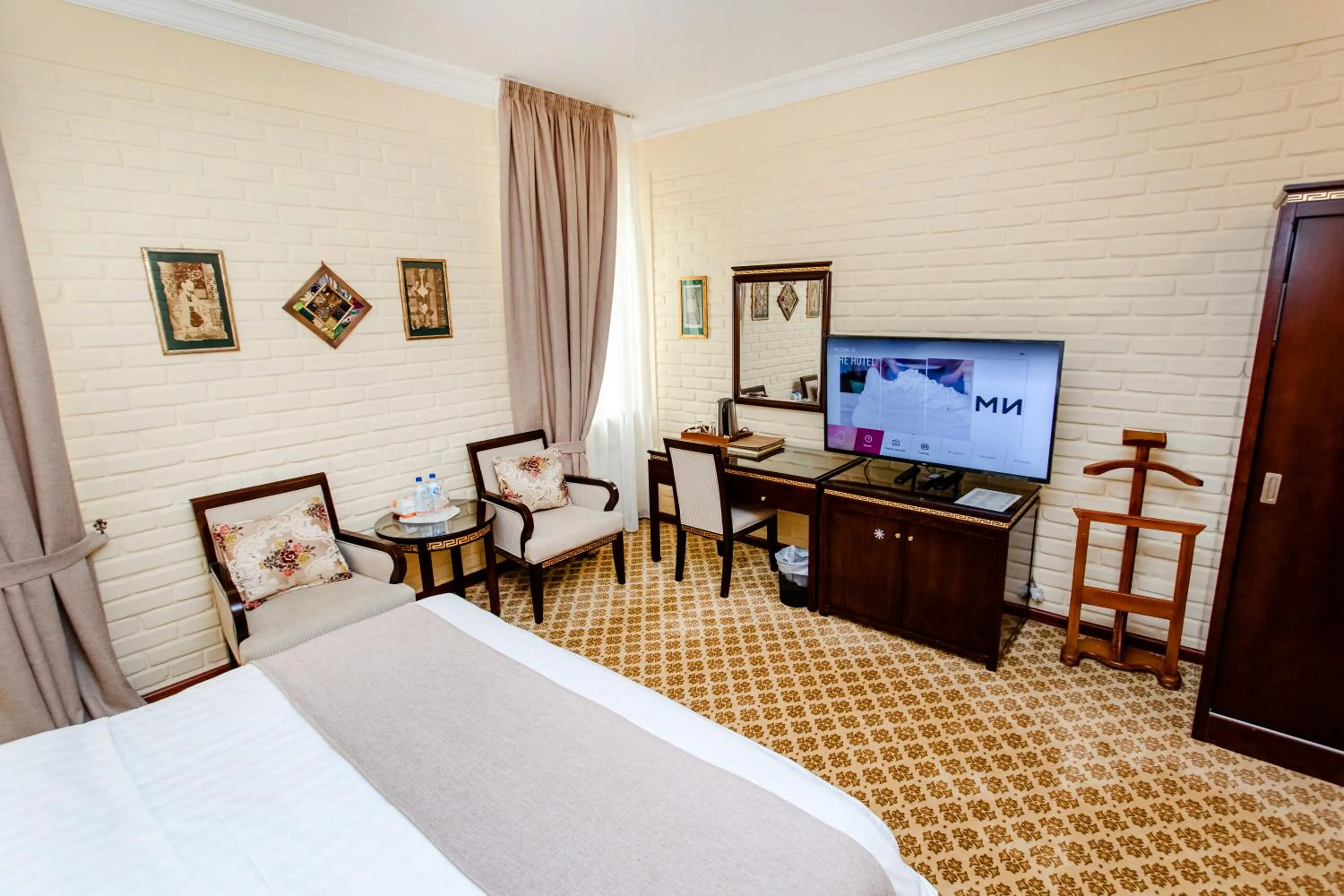 TV and multimedia, Bed in Hotel Grand Samarkand Superior - A