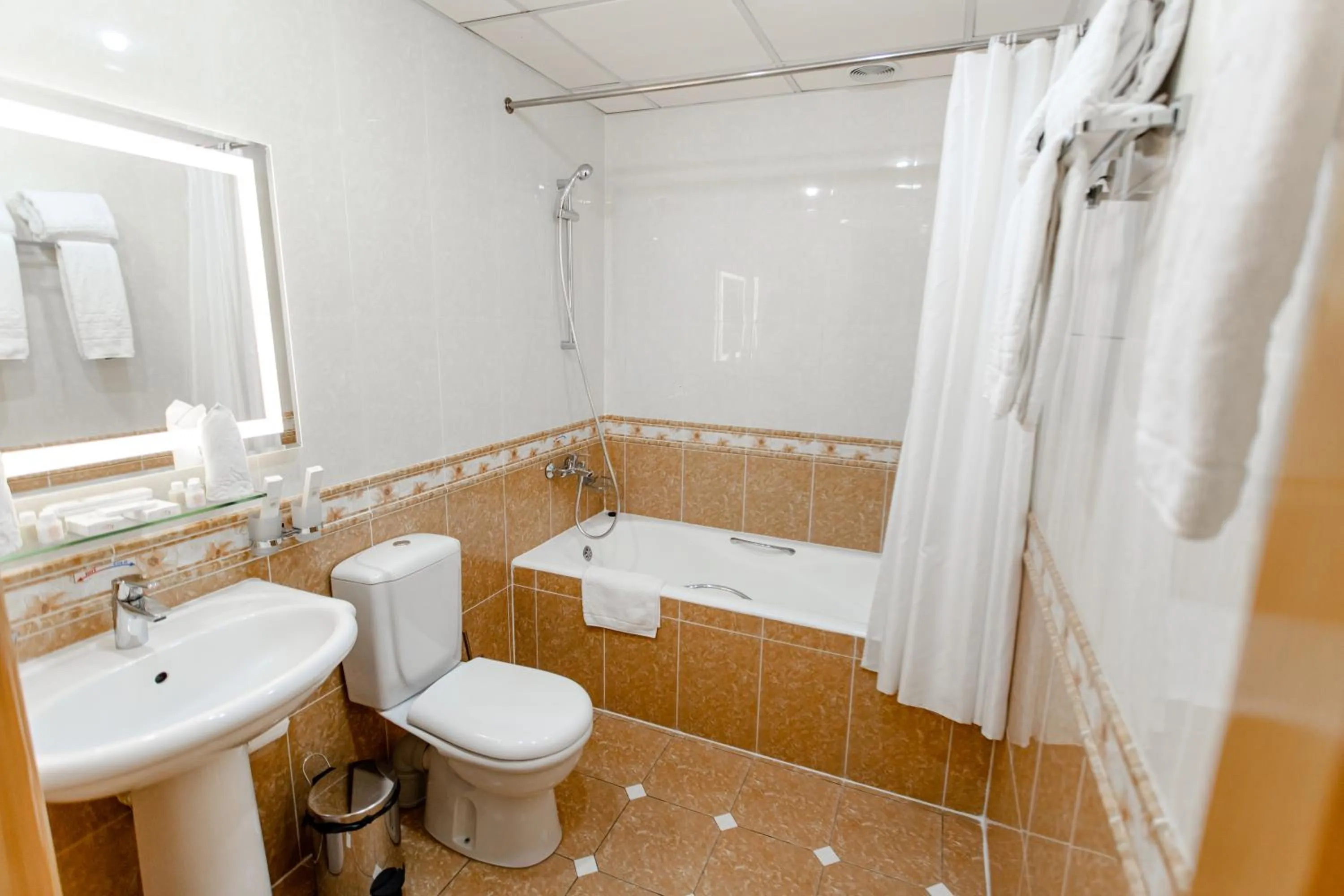 Toilet in Hotel Grand Samarkand Superior - A