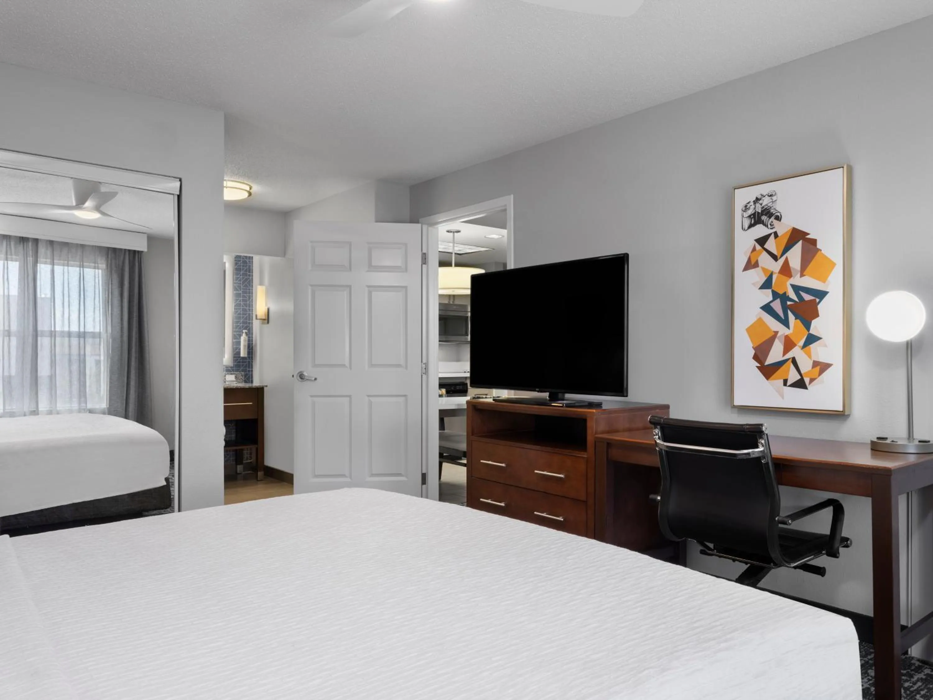 Bed in Homewood Suites Columbus - Airport