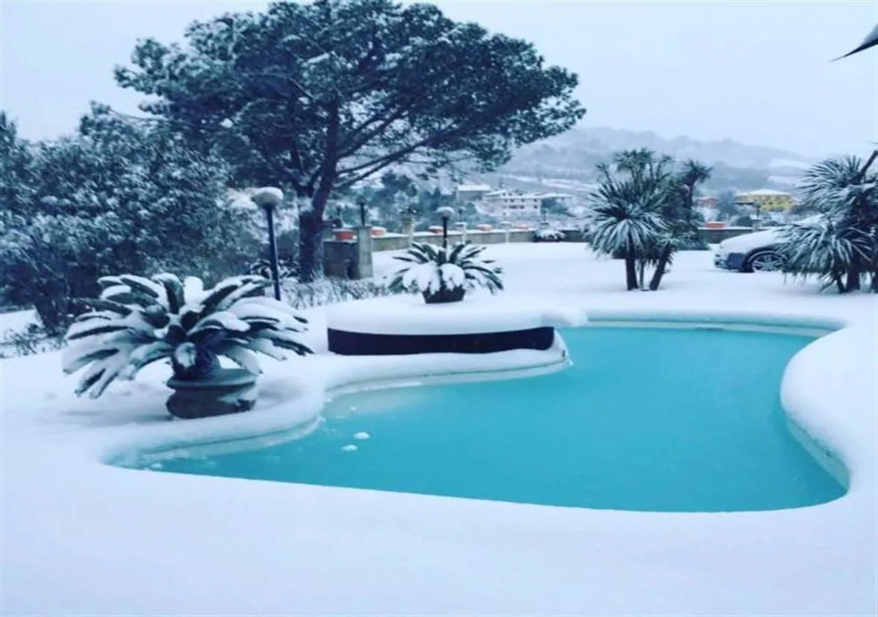 Winter in Queen Hotel