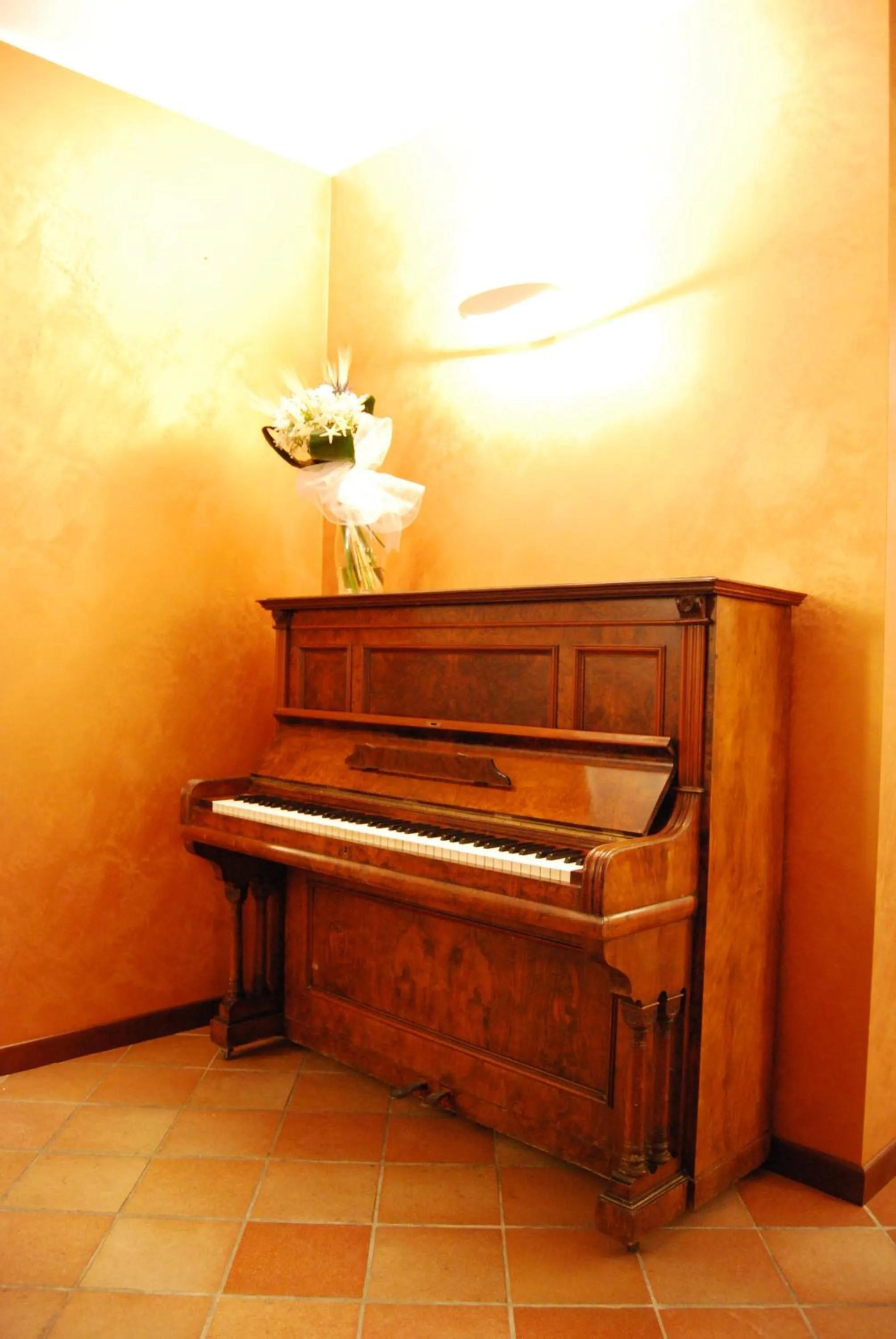 Entertainment in Queen Hotel