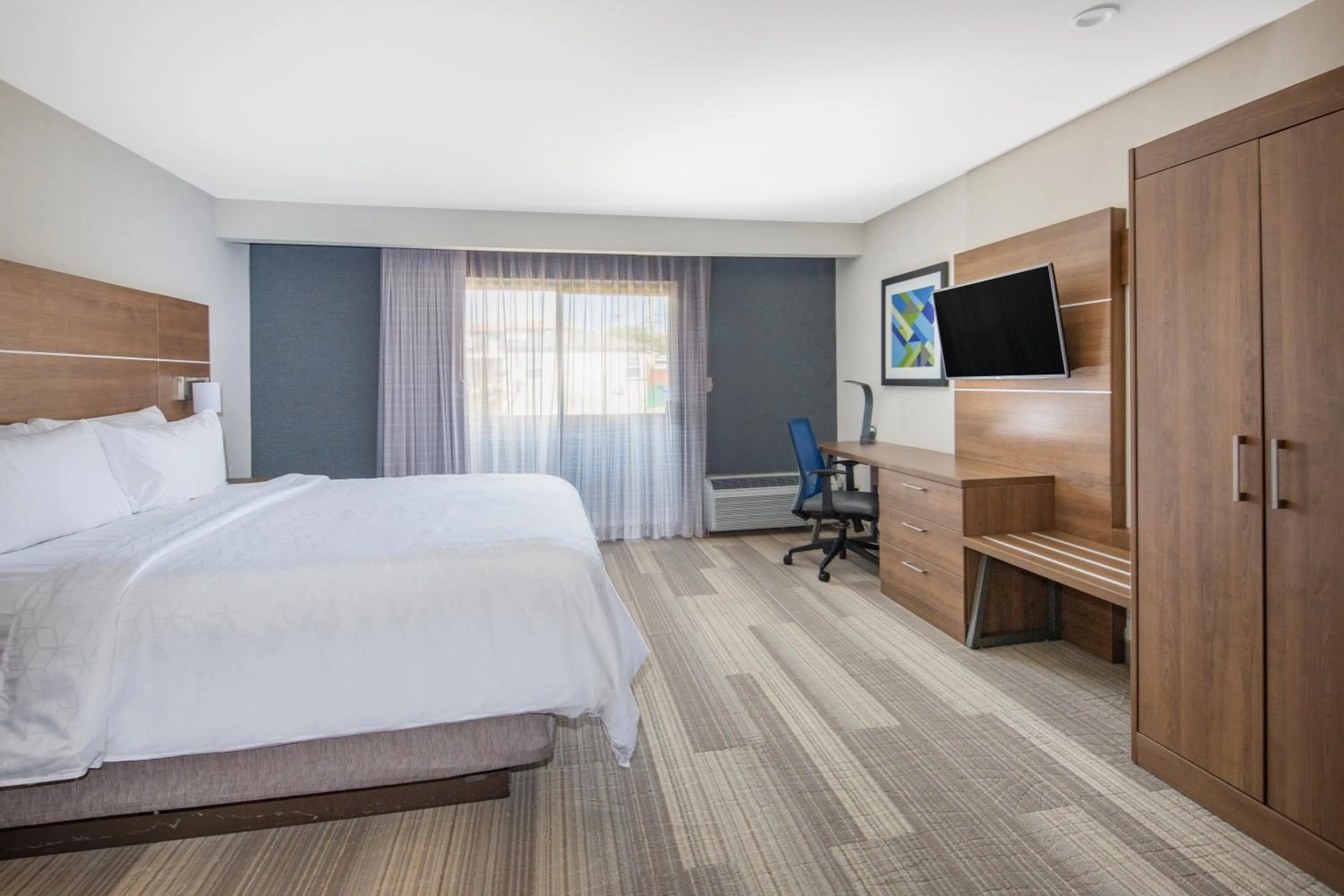 Photo of the whole room, Bed in Holiday Inn Express San Diego Airport-Old Town by IHG